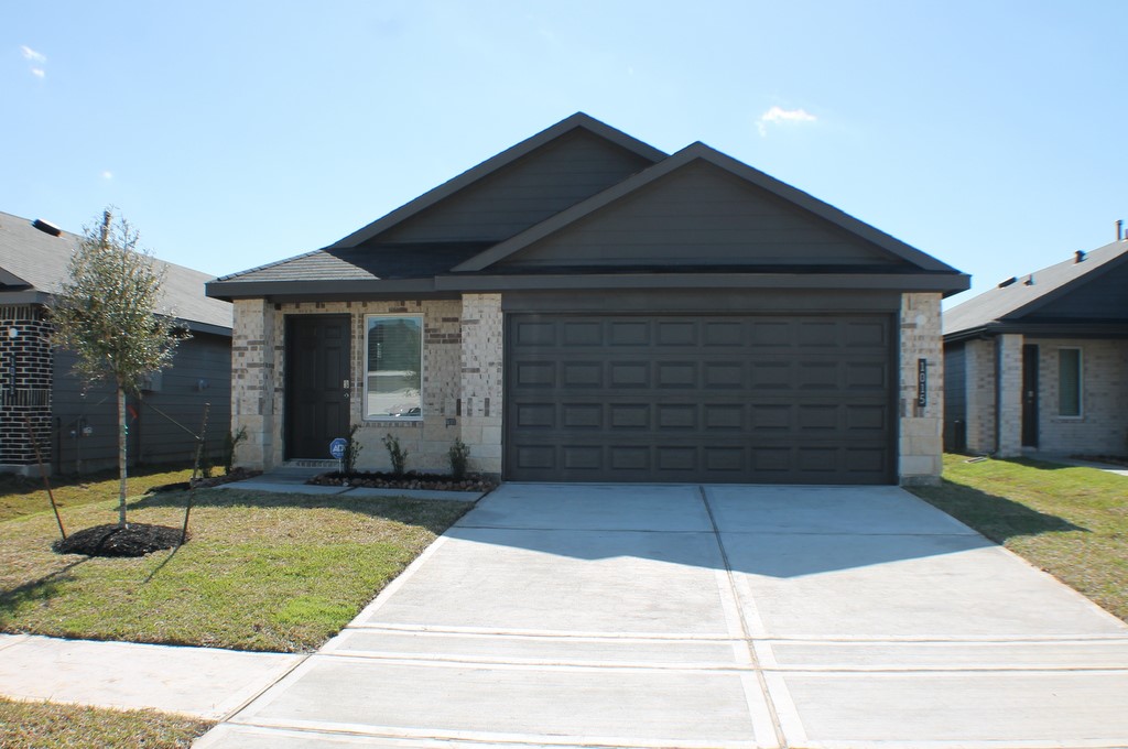 1015 Maple Sunset Court Property Photo