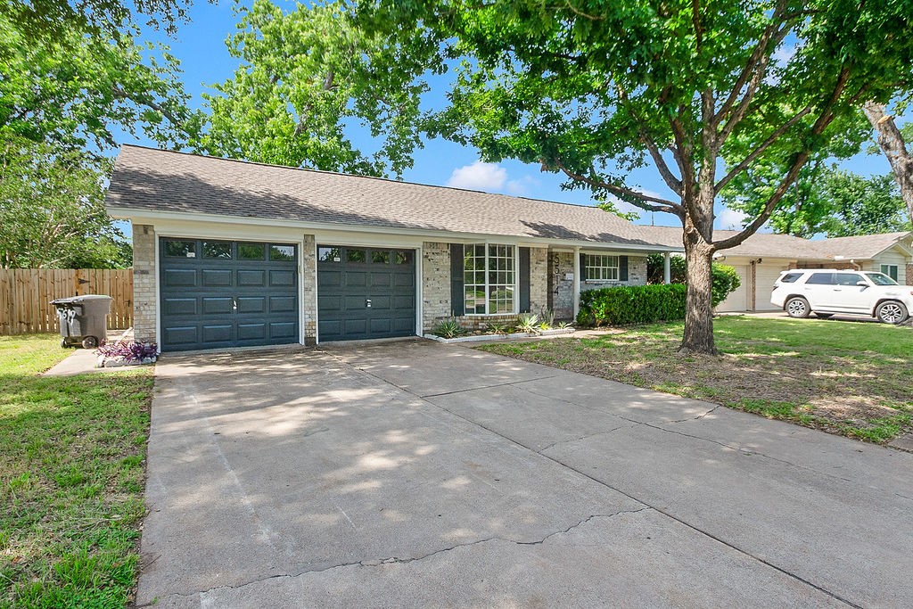 5514 Chantilly Lane Property Photo 2