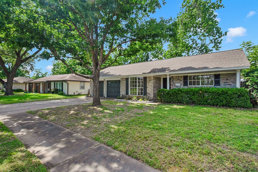 5514 Chantilly Lane Property Photo 3