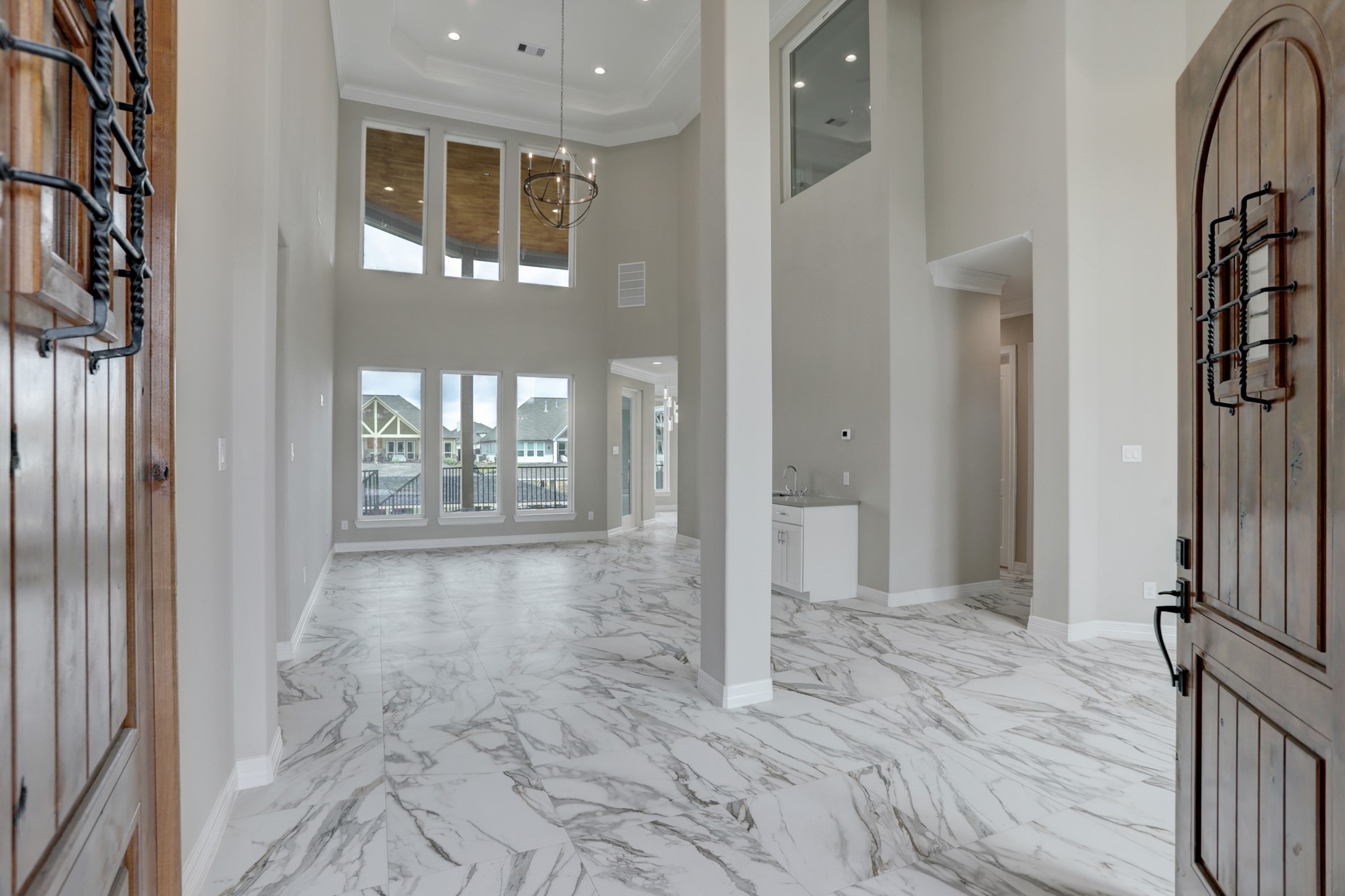 502 Amalfi Drive Property Photo 3