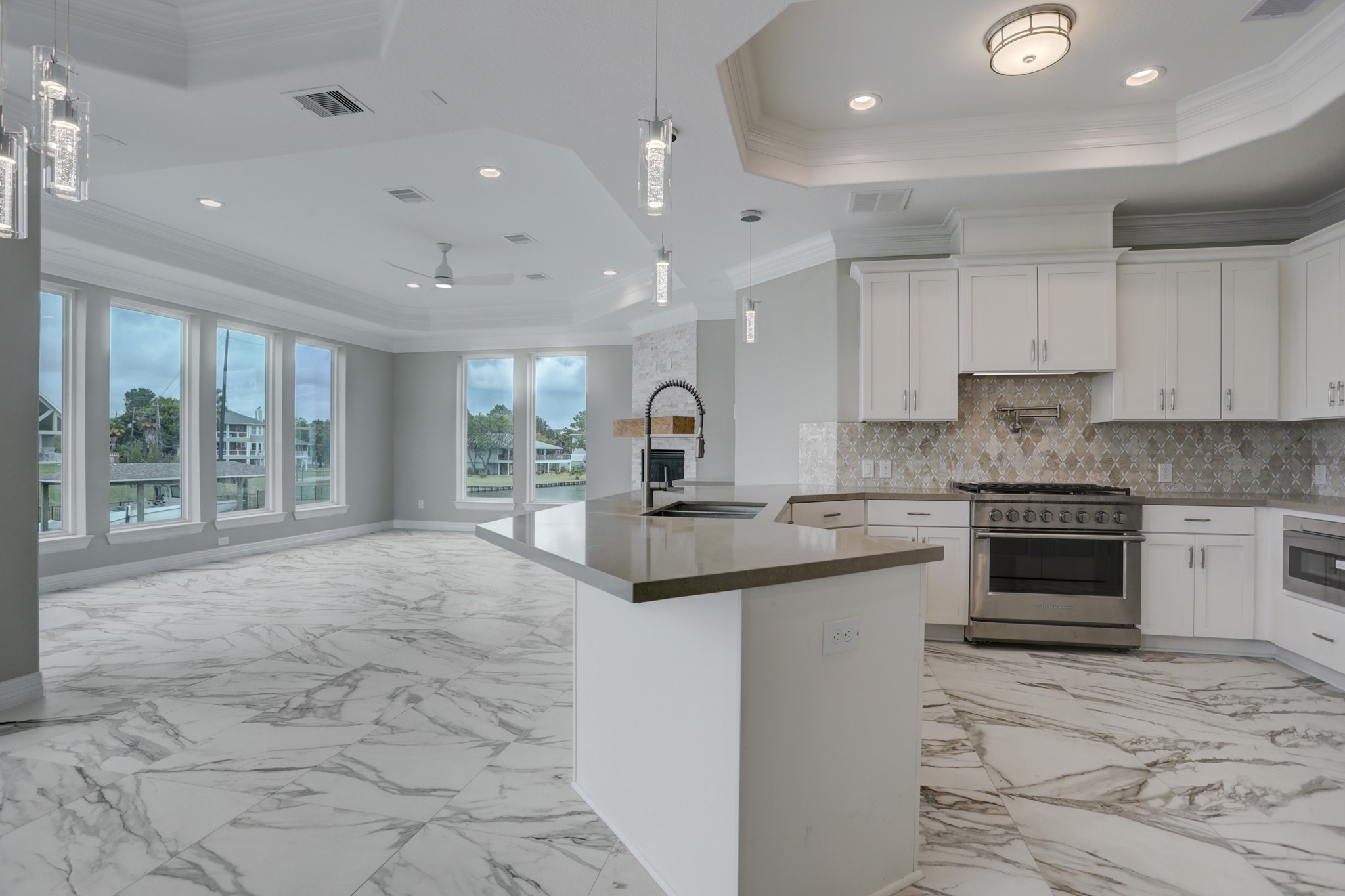 502 Amalfi Drive Property Photo 6