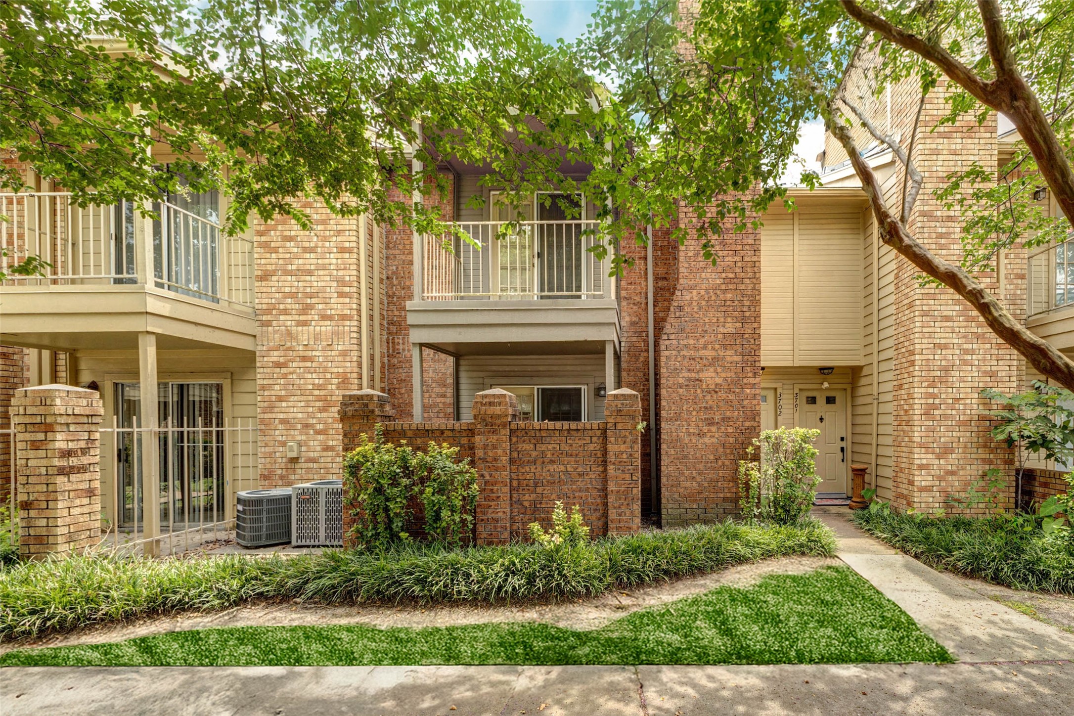 11201 Lynbrook Drive 3702 Property Photo 1