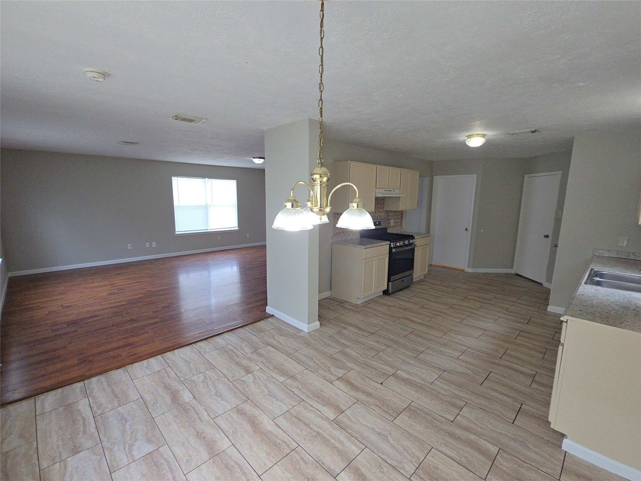 21802 Westfield Ridge Drive Property Photo 3