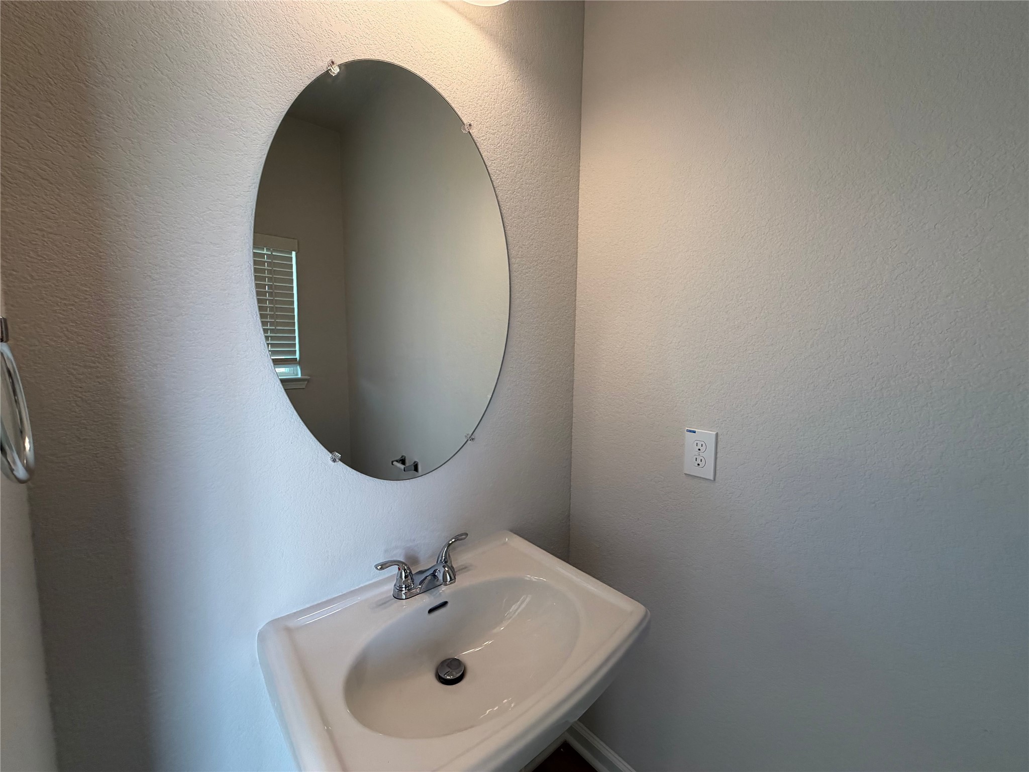 417 Stone Placa Trail Property Photo 4