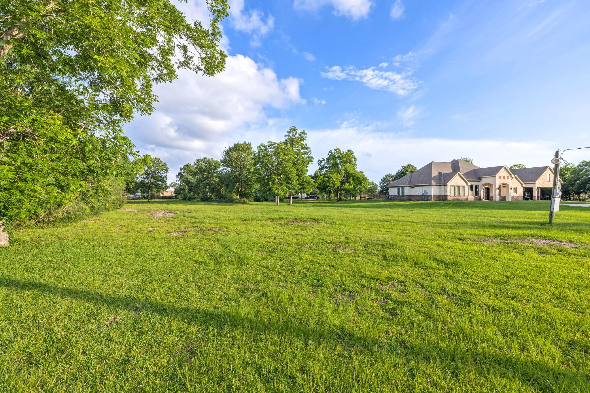 906 E Archer Road, Baytown Tx 77521 Property Photo 1