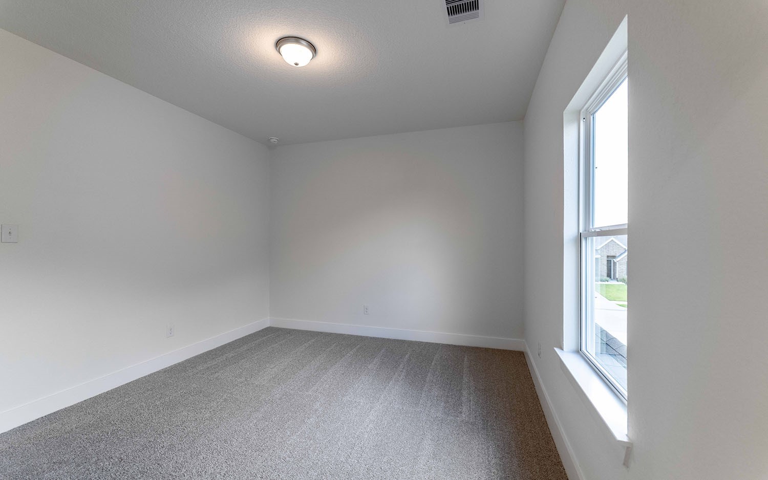 707 Western Holly Property Photo 18