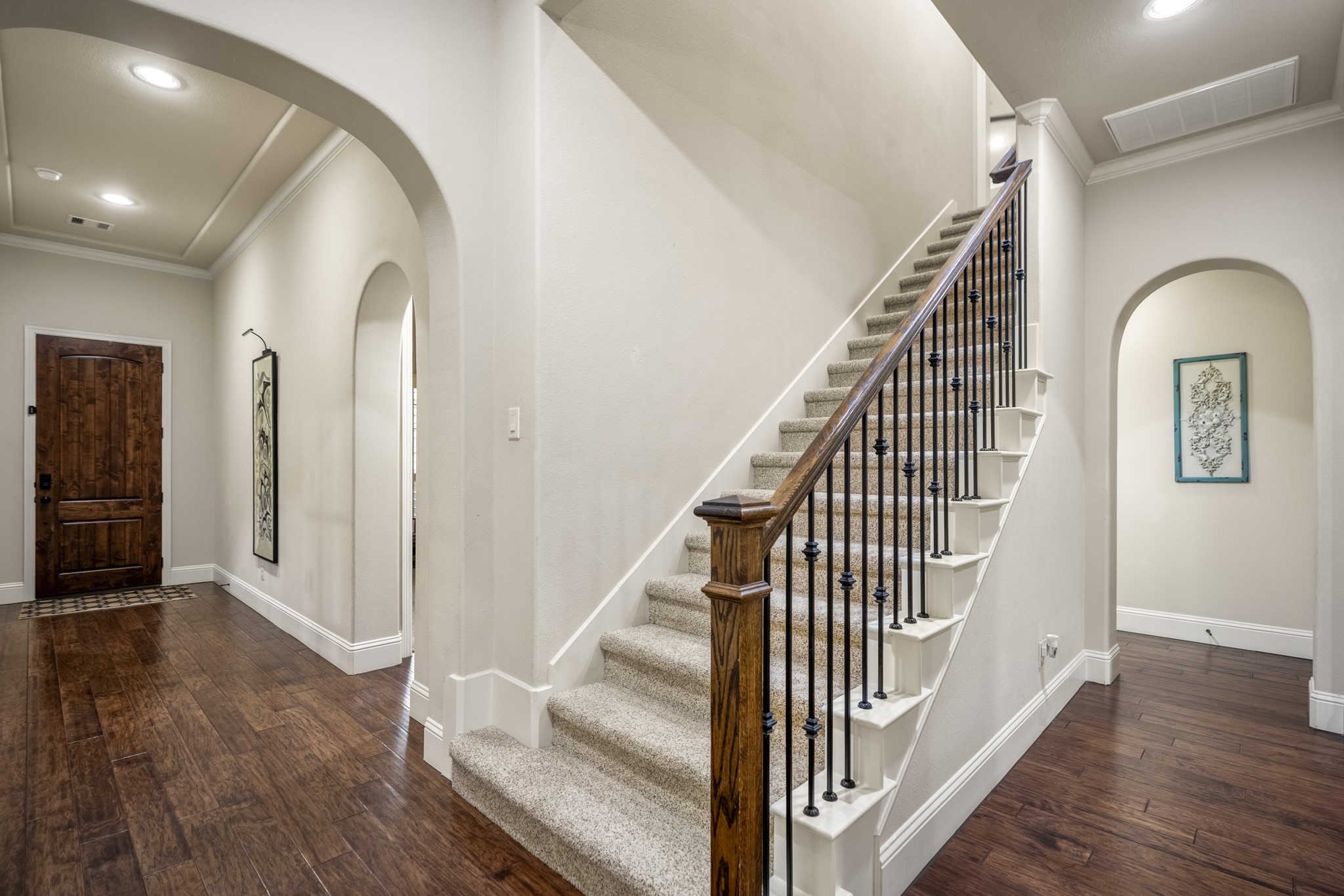 138 Monterrey Bend Property Photo 6