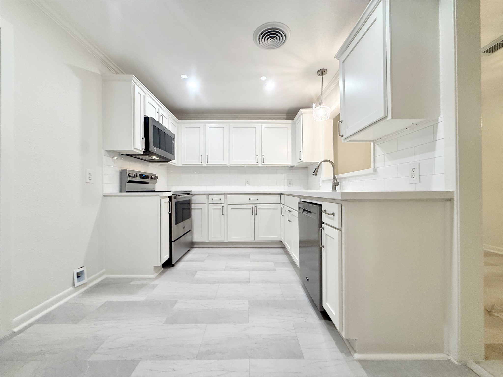 233 Caladium Street Property Photo 11