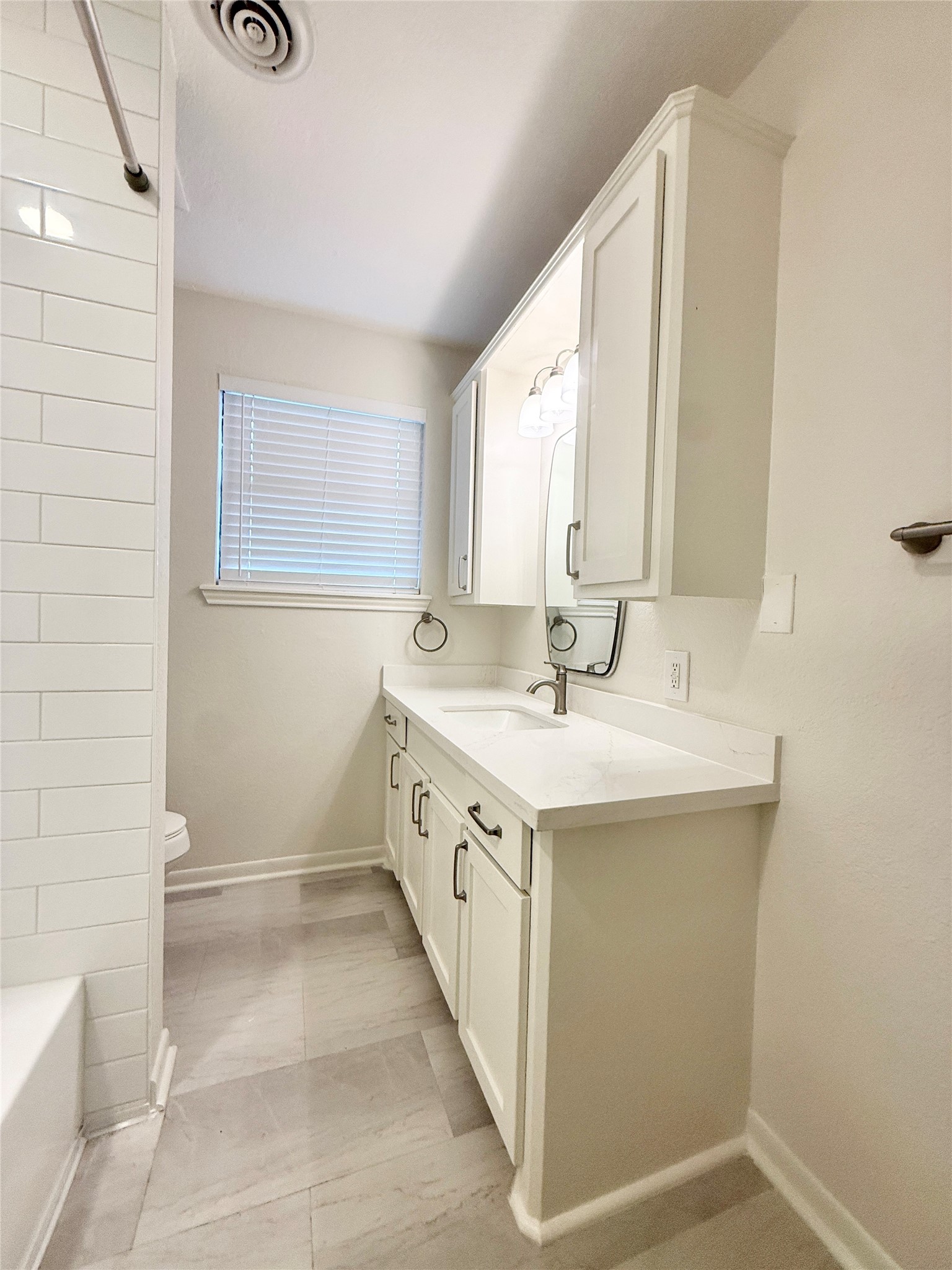 233 Caladium Street Property Photo 25
