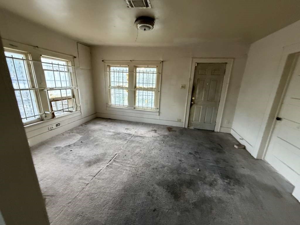 2805 Brackenridge Street Property Photo 3