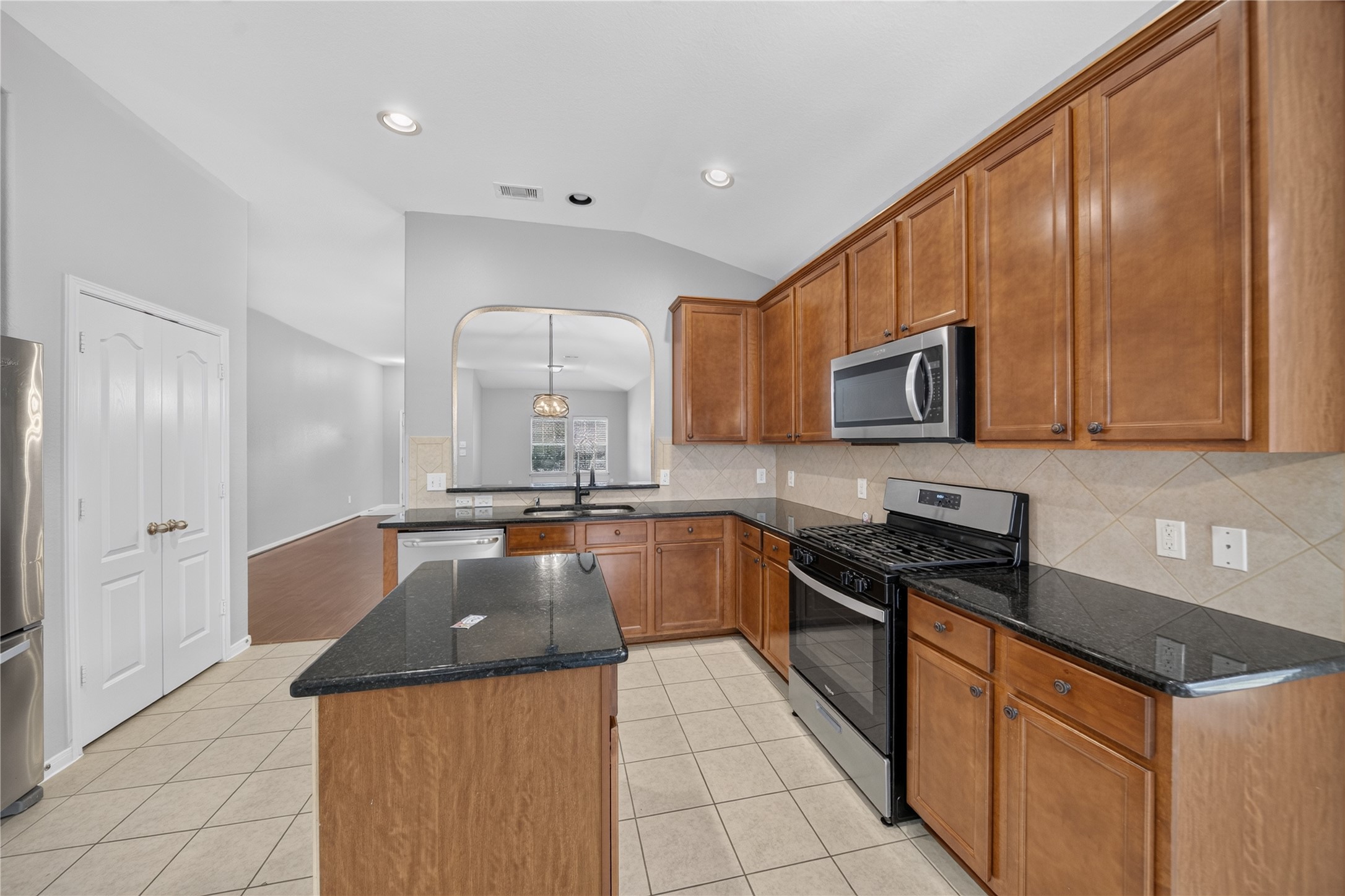 406 Mornington Lane Property Photo 12