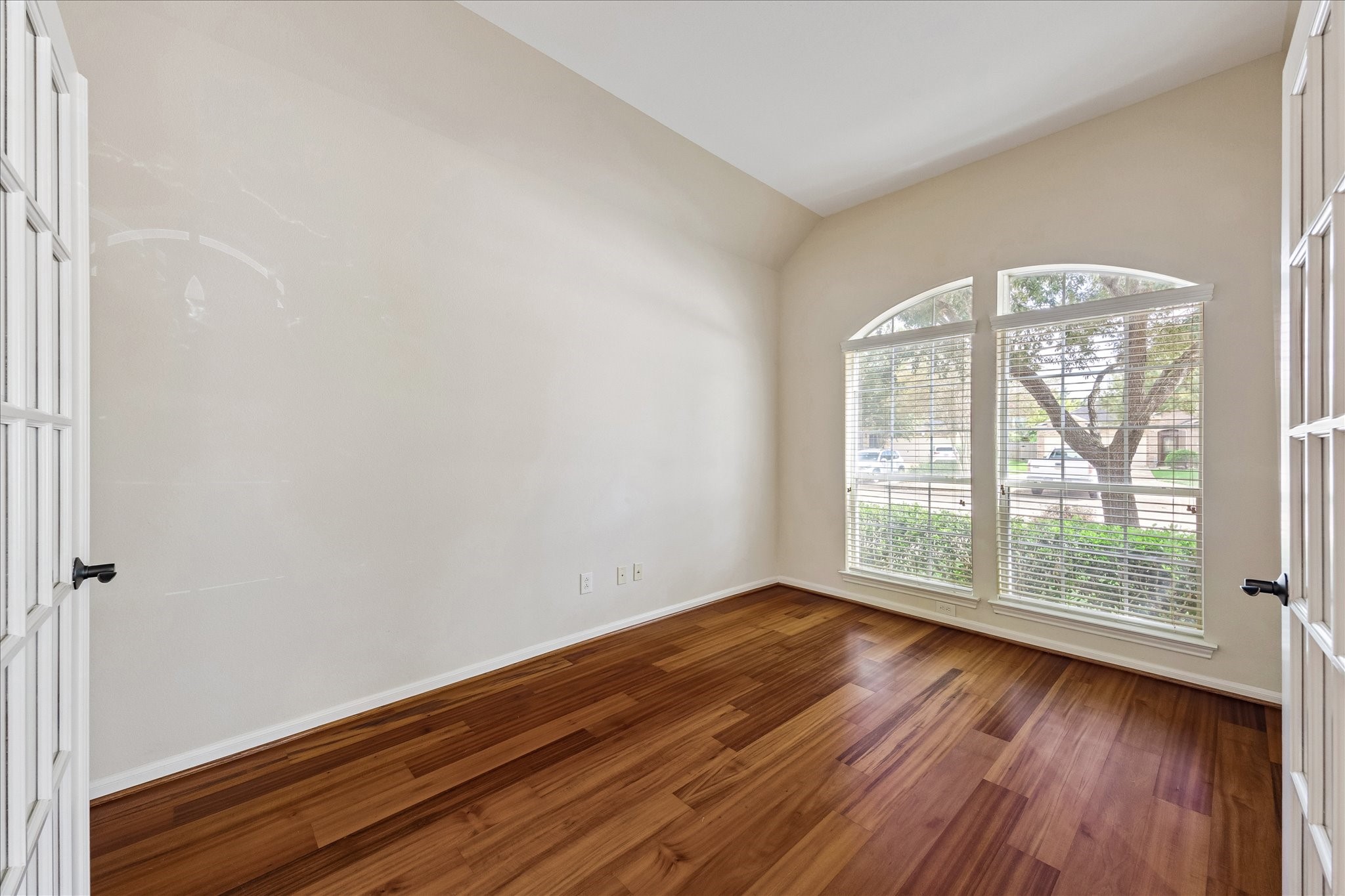 4010 Wolf Springs Court Property Photo 3