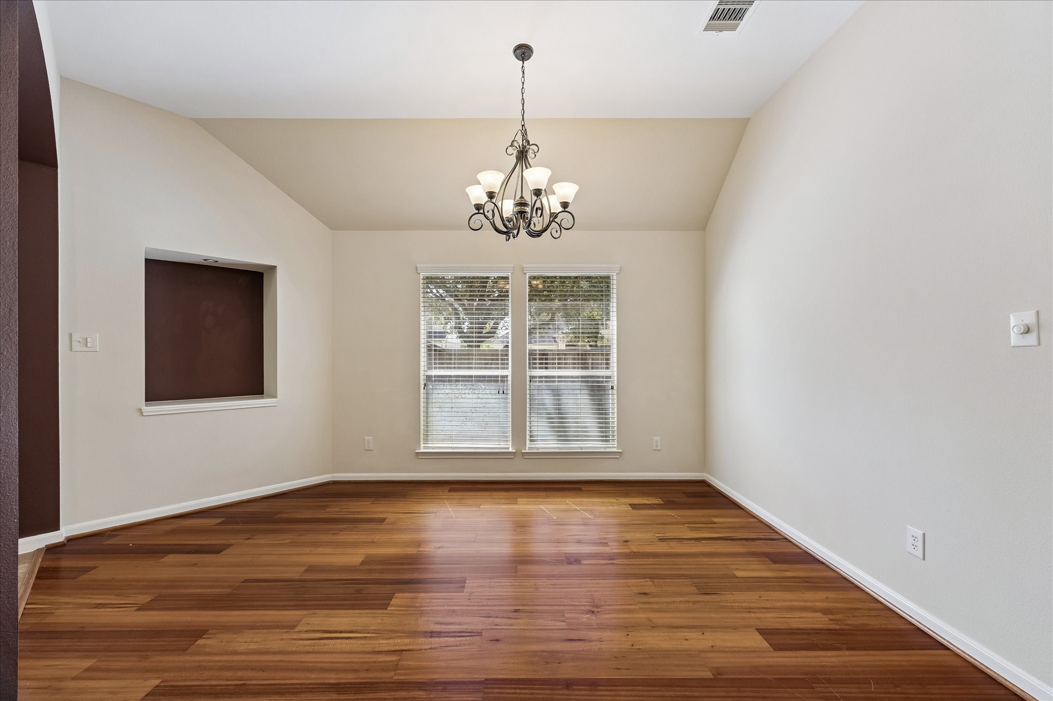 4010 Wolf Springs Court Property Photo 4
