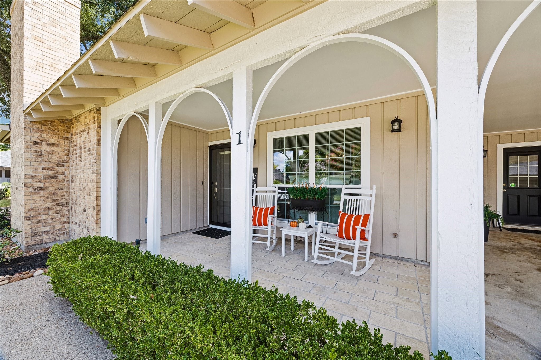 1 Champions Colony E Property Photo 4