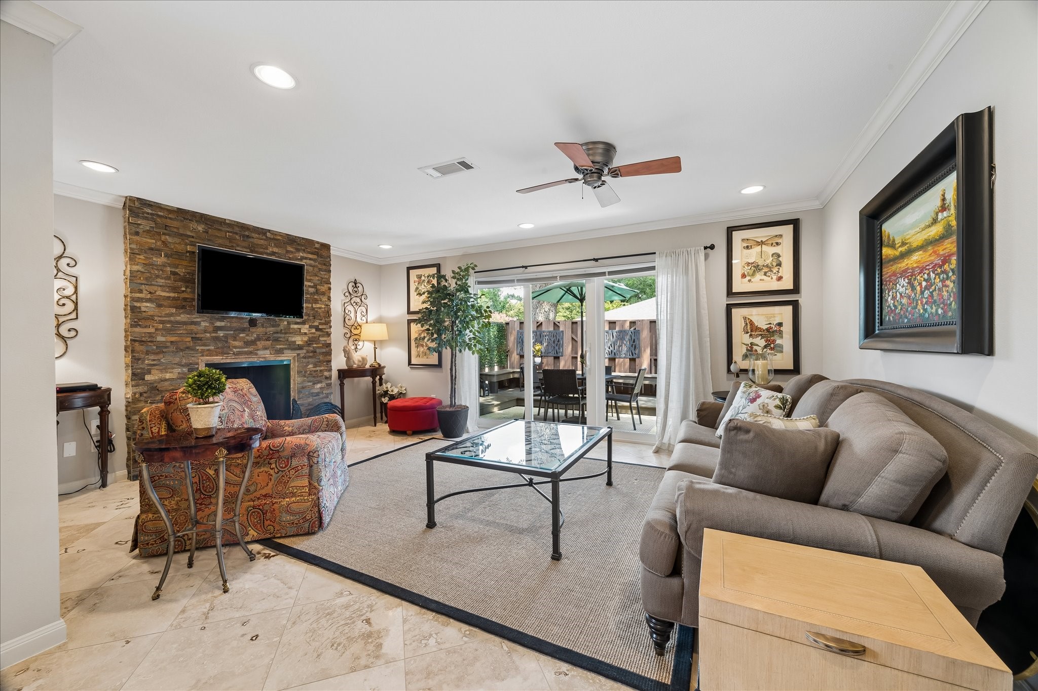 1 Champions Colony E Property Photo 6