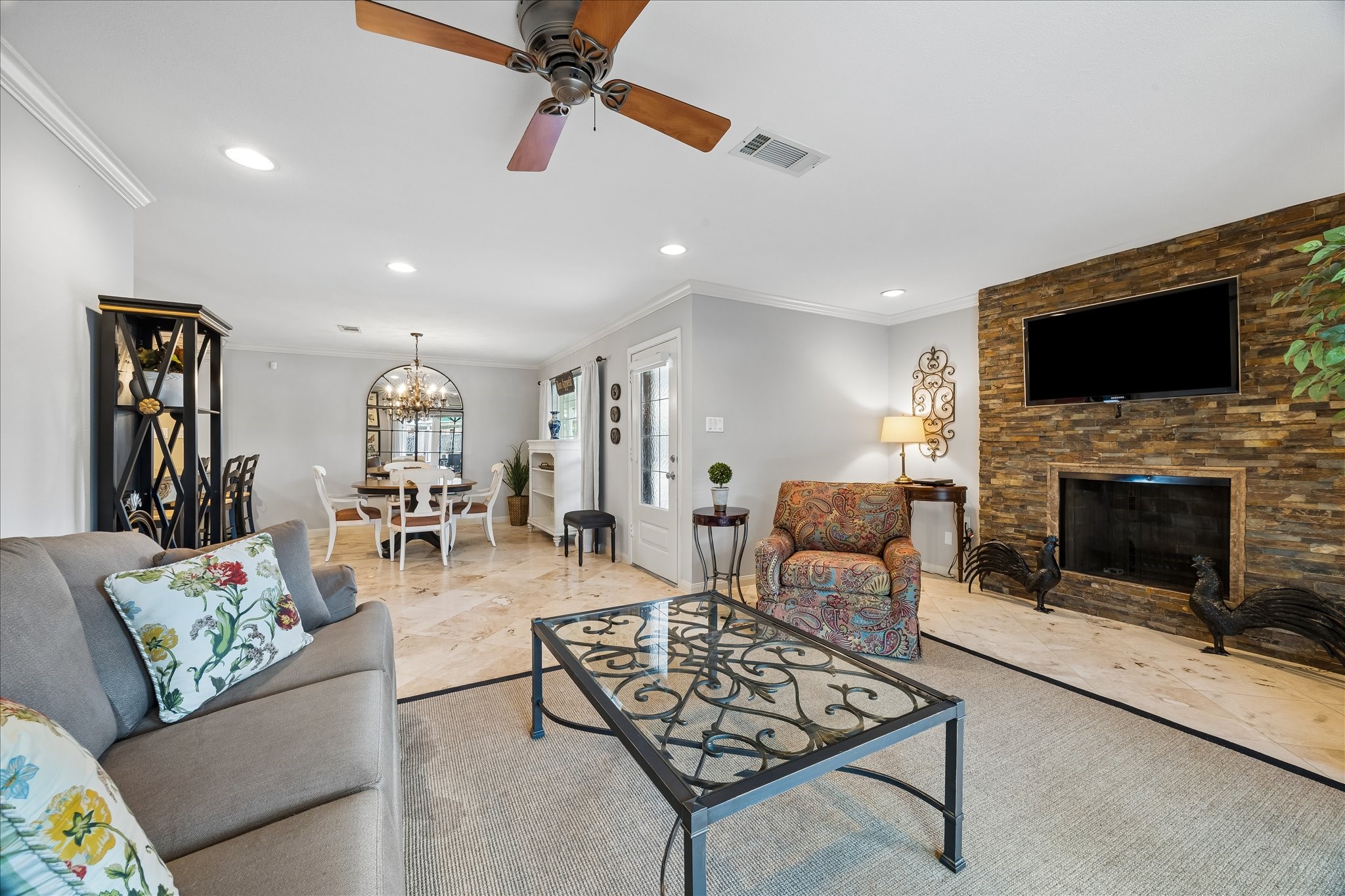 1 Champions Colony E Property Photo 7