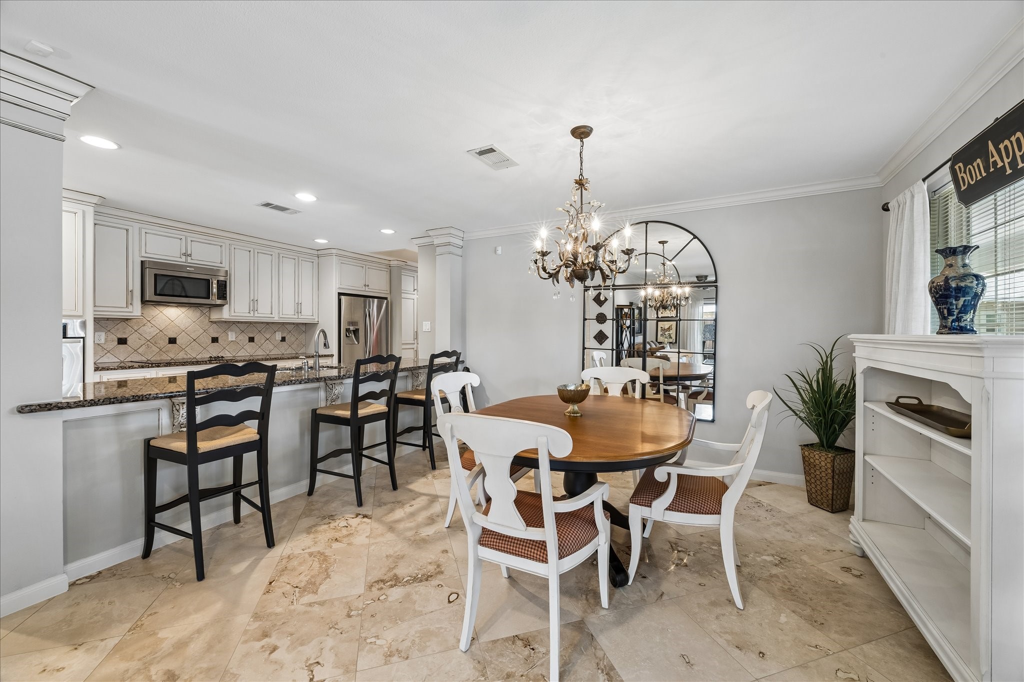 1 Champions Colony E Property Photo 8
