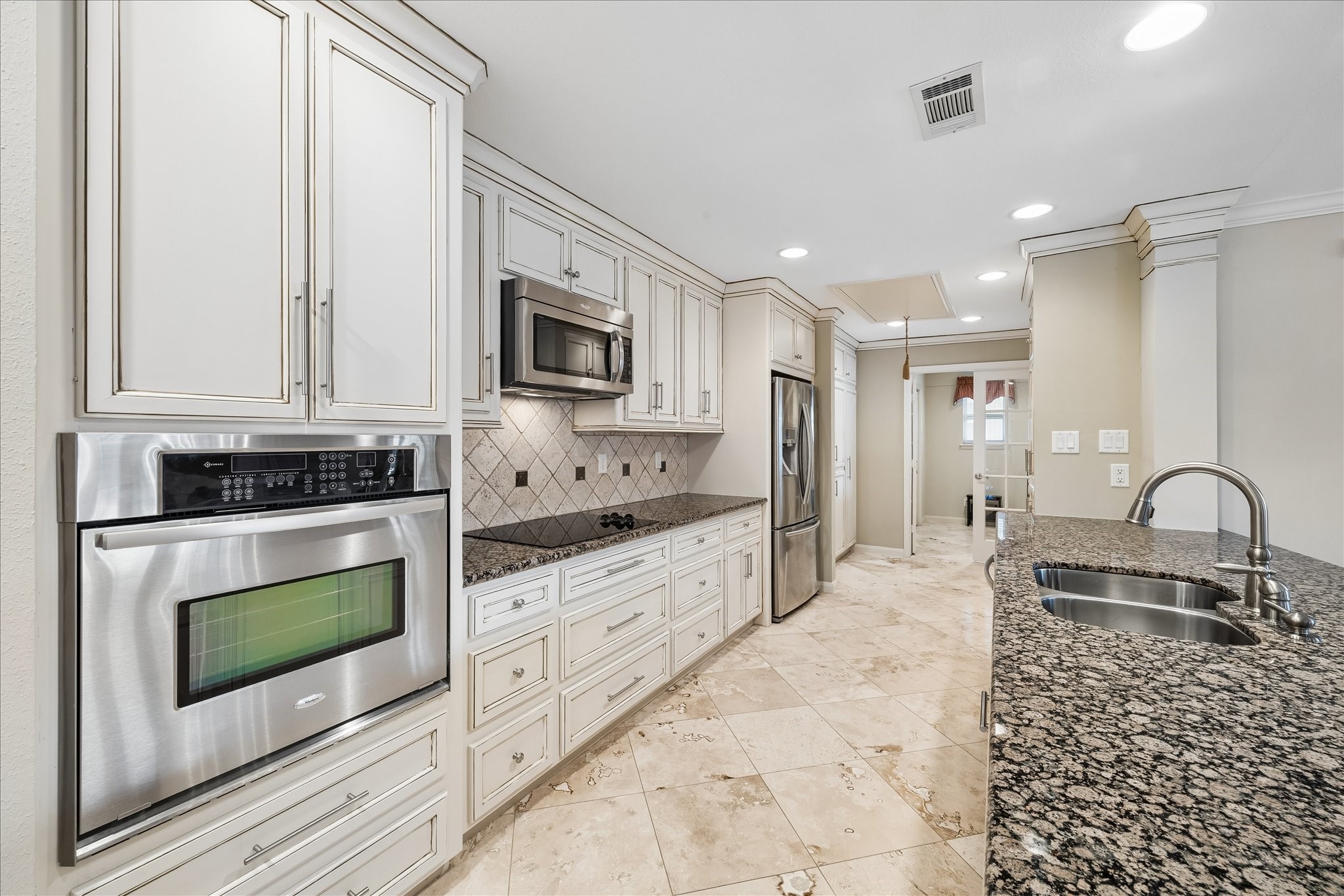 1 Champions Colony E Property Photo 12