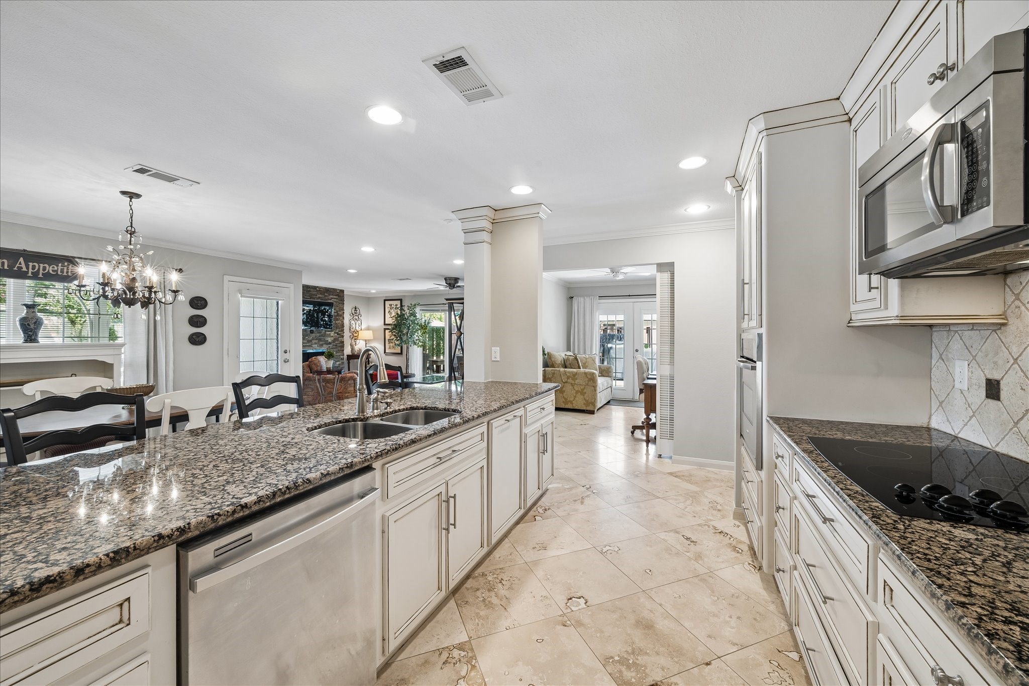 1 Champions Colony E Property Photo 14