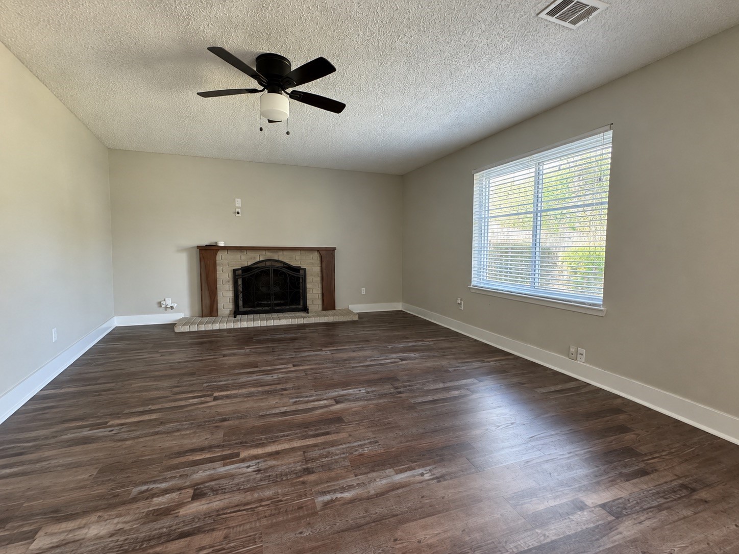 9222 Silver Tip Drive Property Photo 6