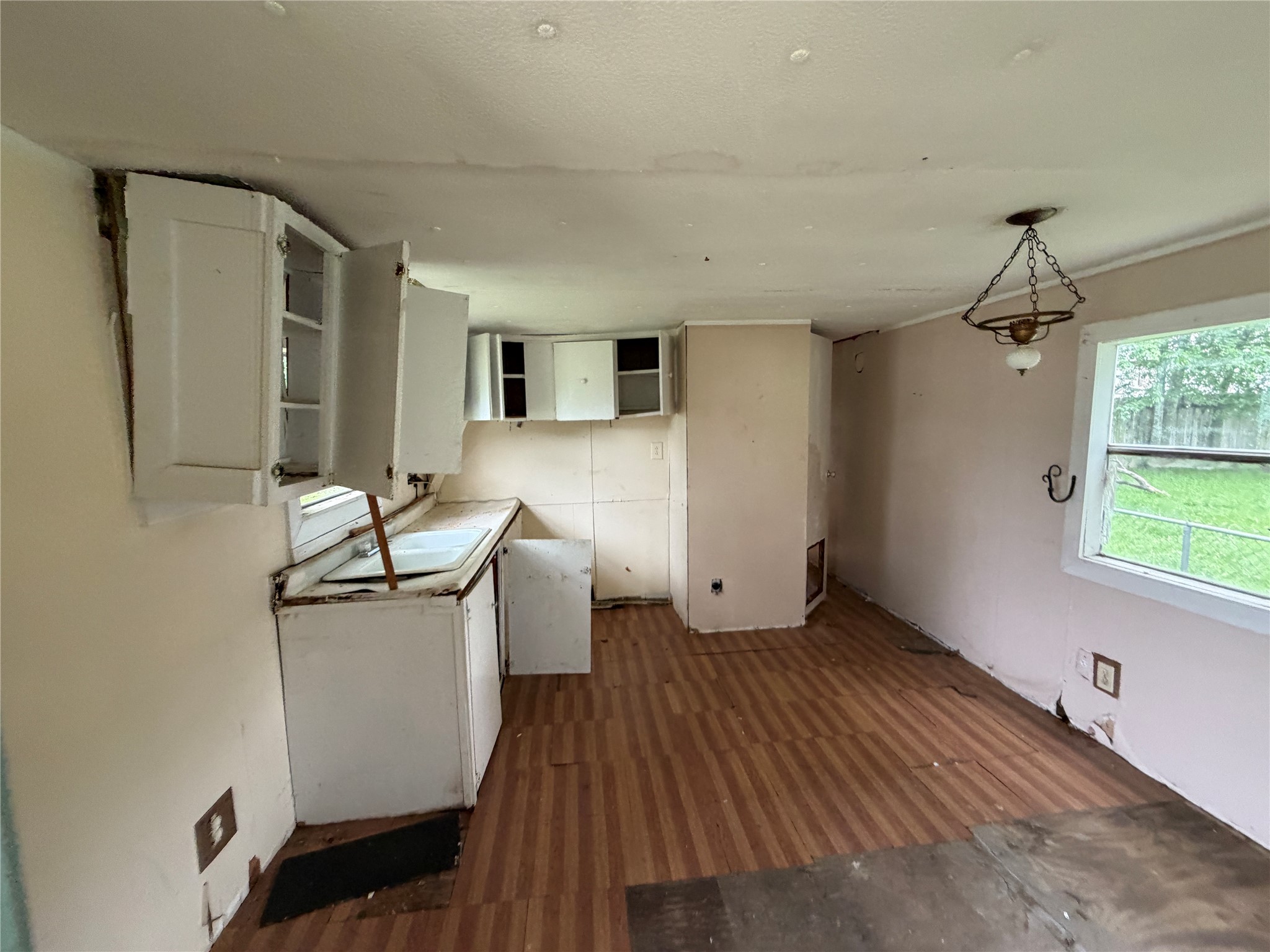 12 Dandelion Street Property Photo 6