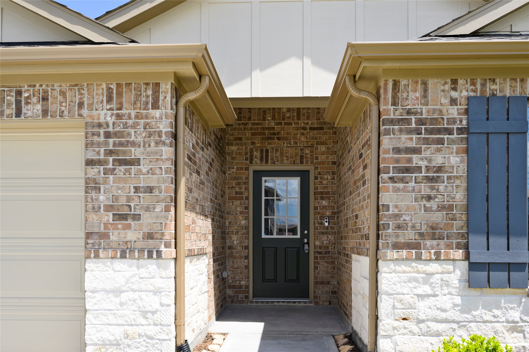 2123 Levant Lane Property Photo 5