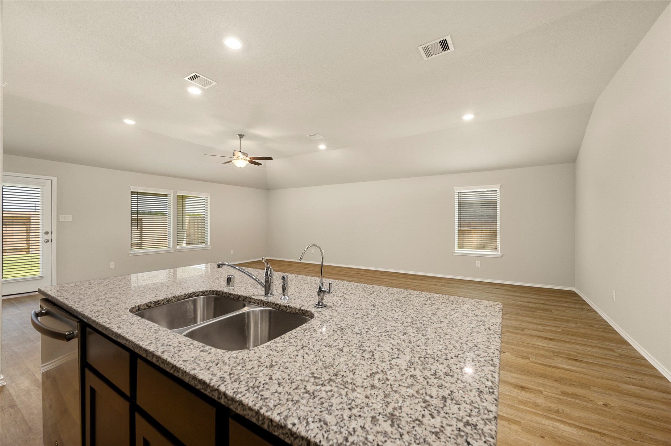 2123 Levant Lane Property Photo 9