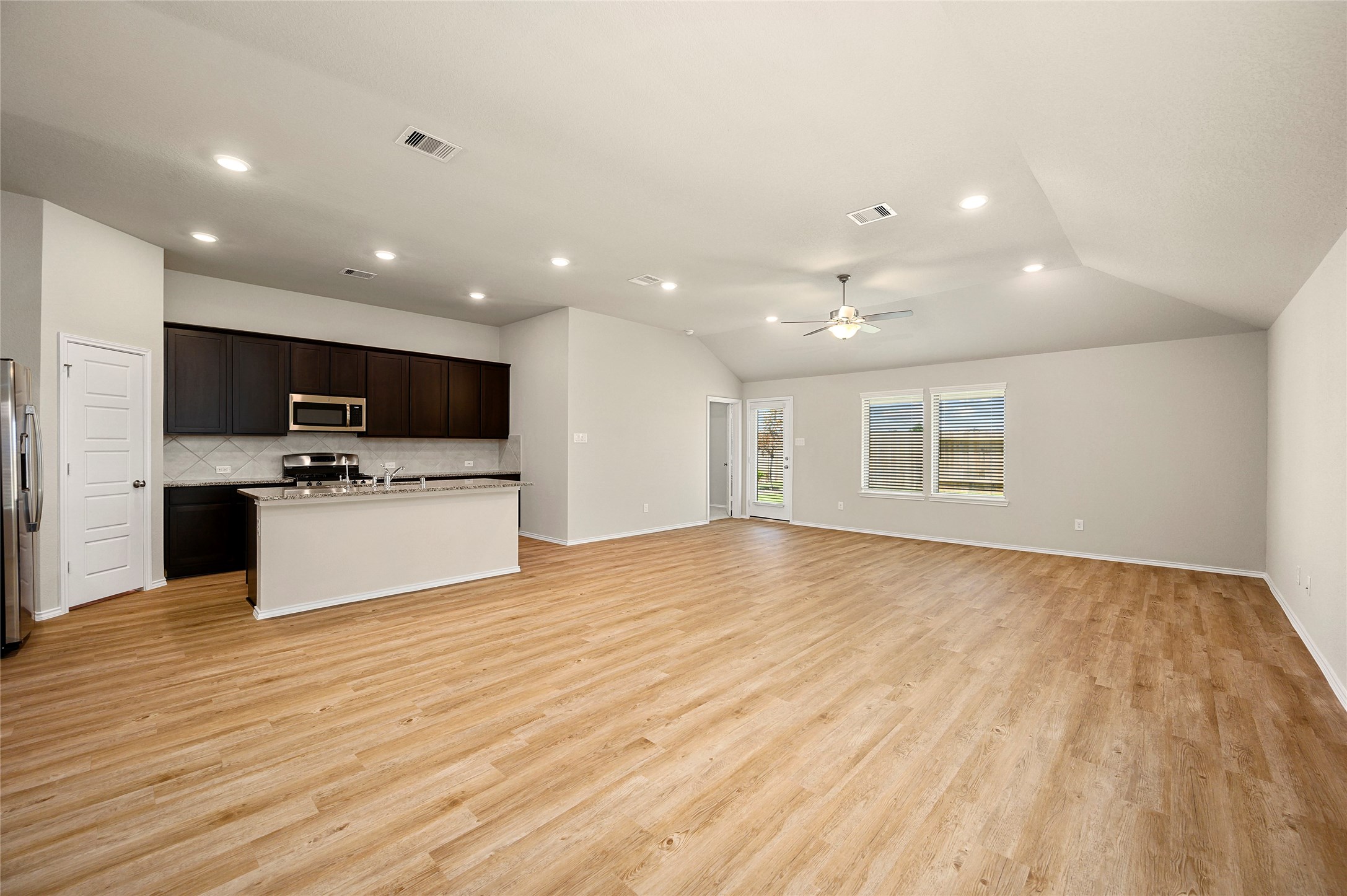 2123 Levant Lane Property Photo 10