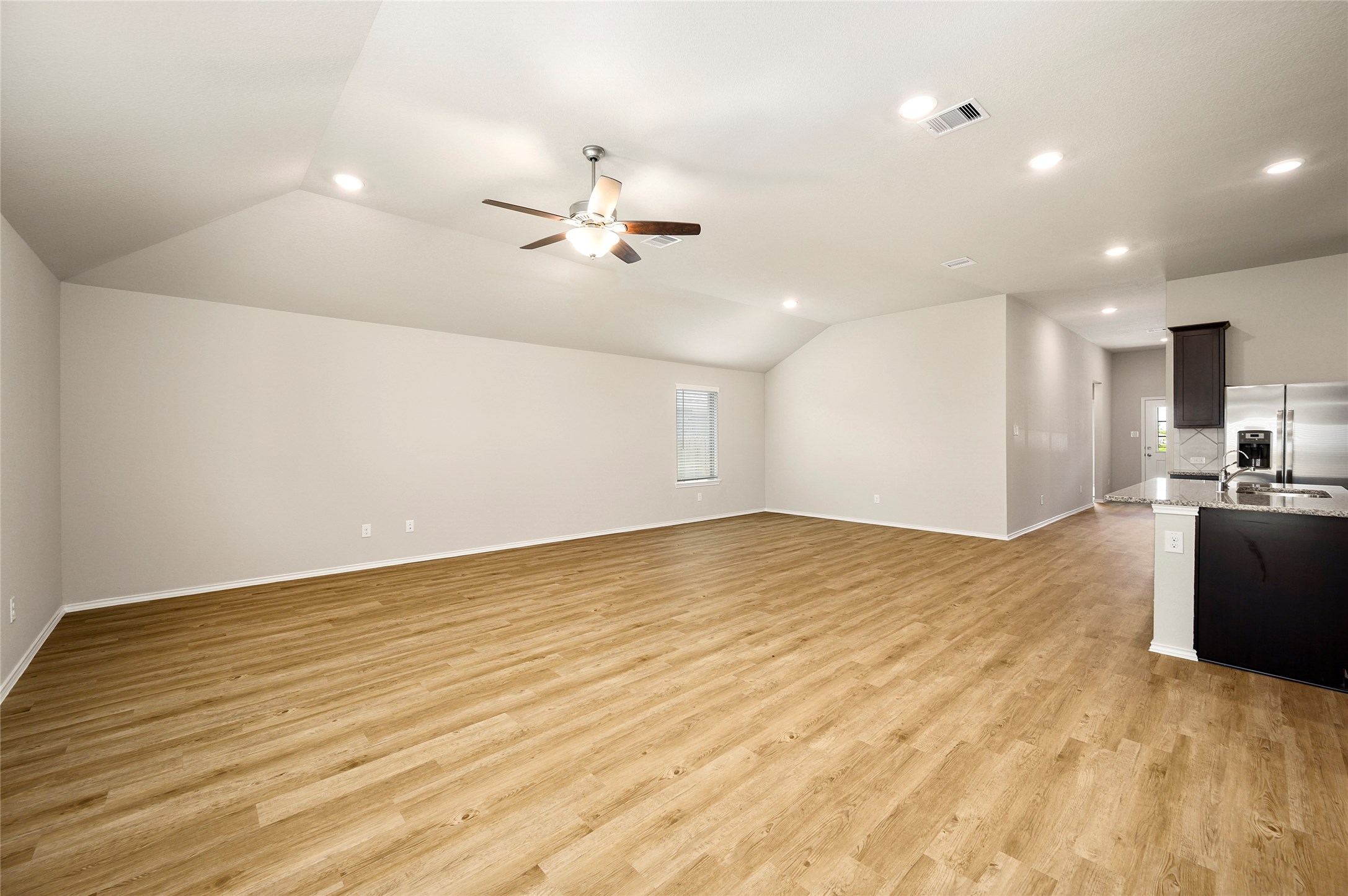 2123 Levant Lane Property Photo 12