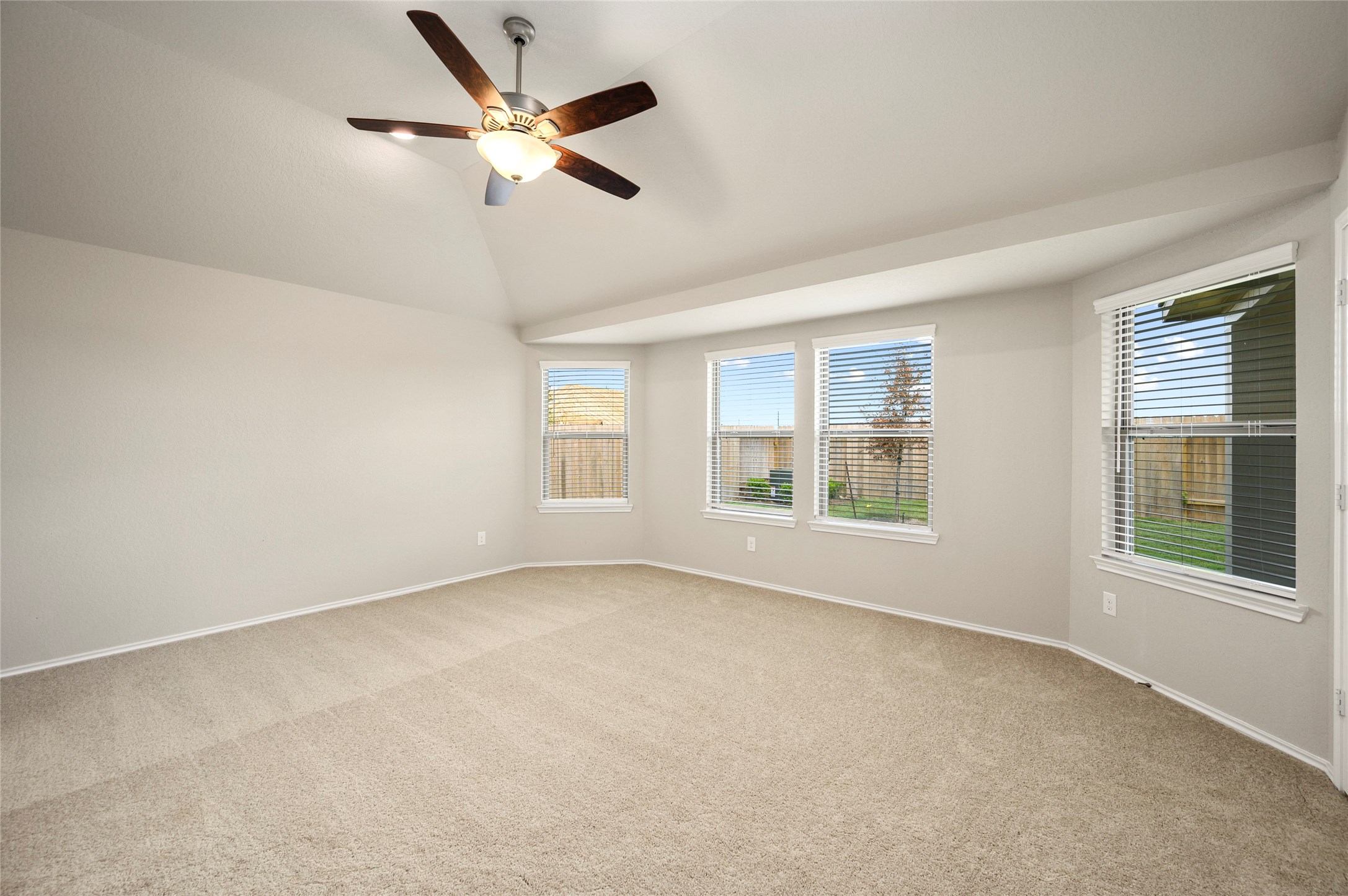 2123 Levant Lane Property Photo 14