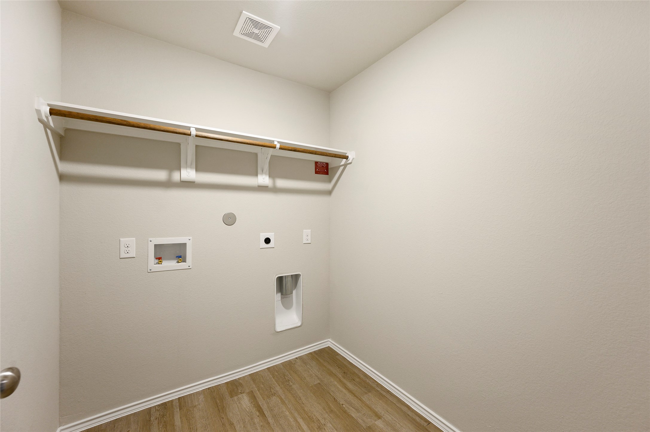 2123 Levant Lane Property Photo 21
