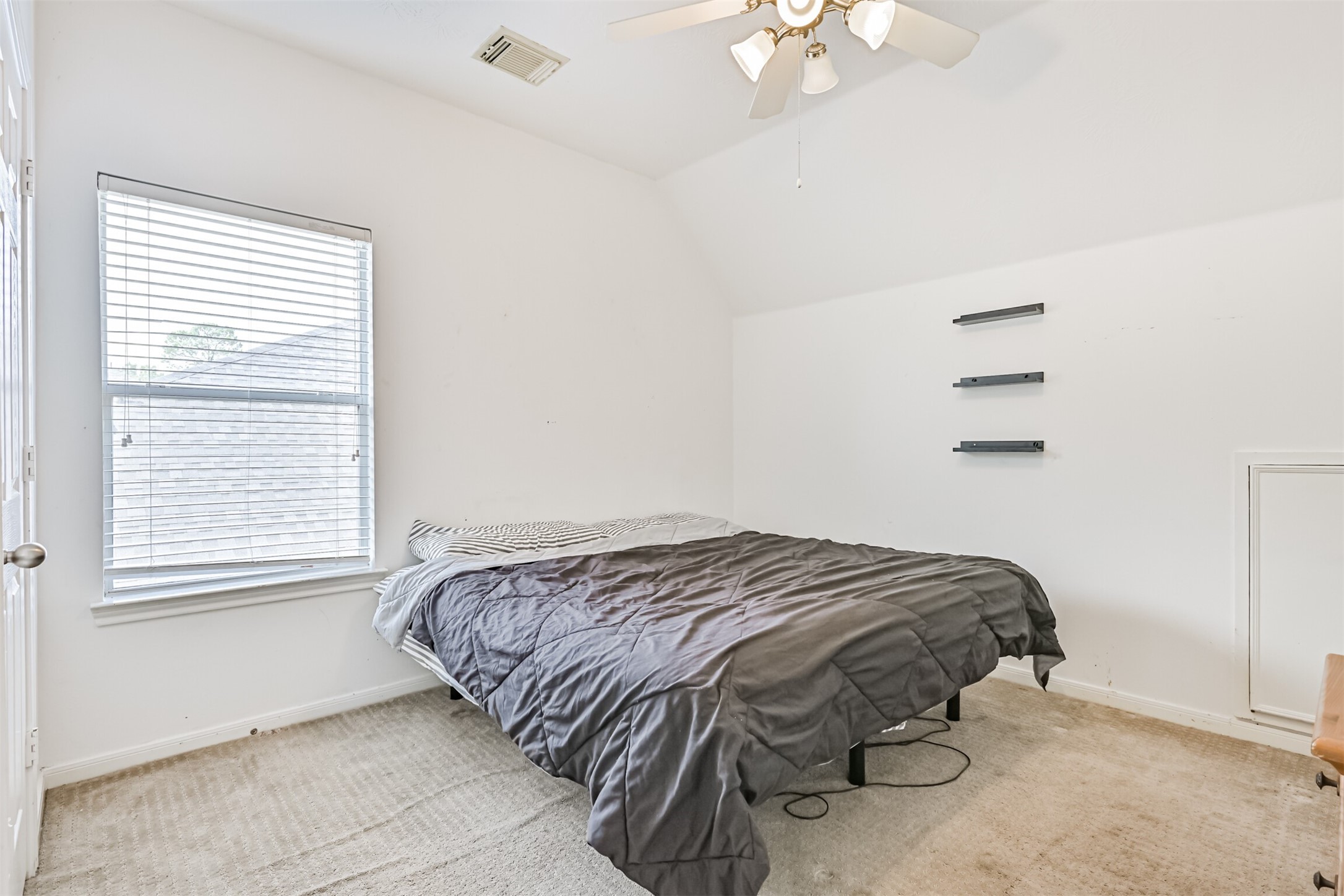 12527 Saratoga Woods Lane Property Photo 6
