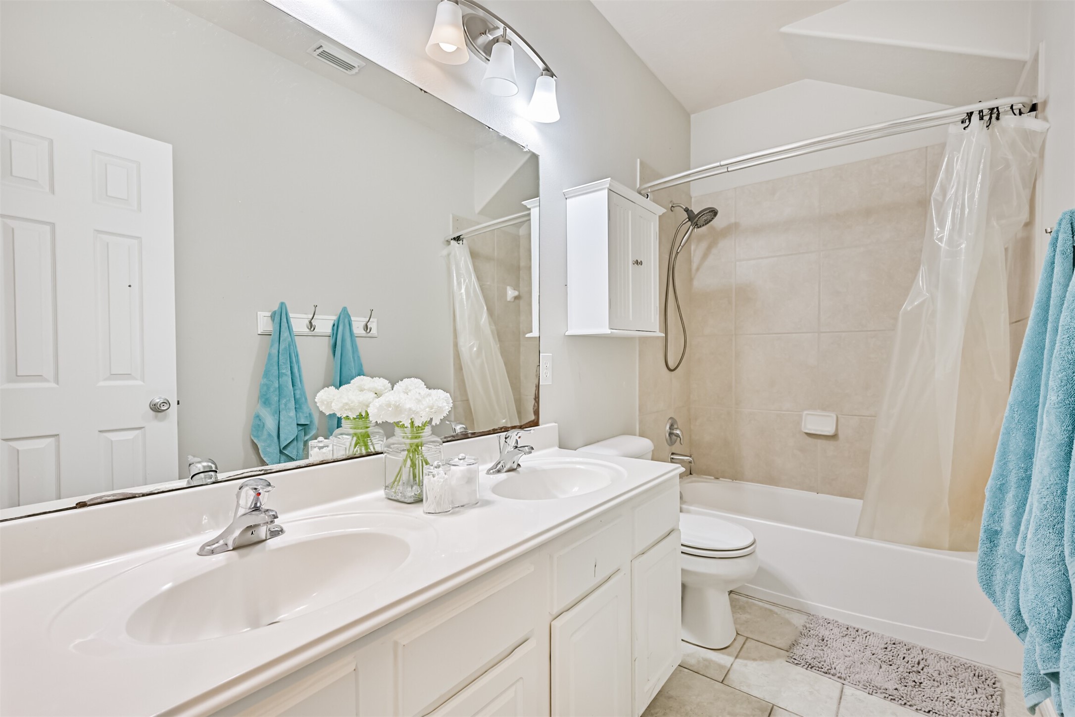 12527 Saratoga Woods Lane Property Photo 7