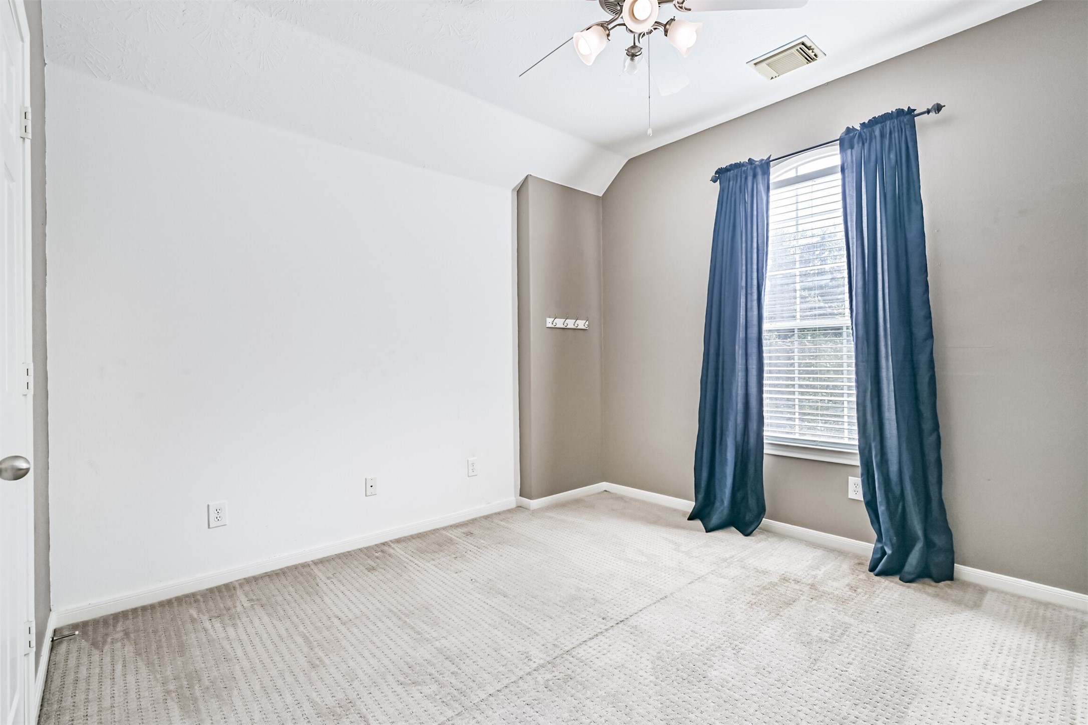 12527 Saratoga Woods Lane Property Photo 11