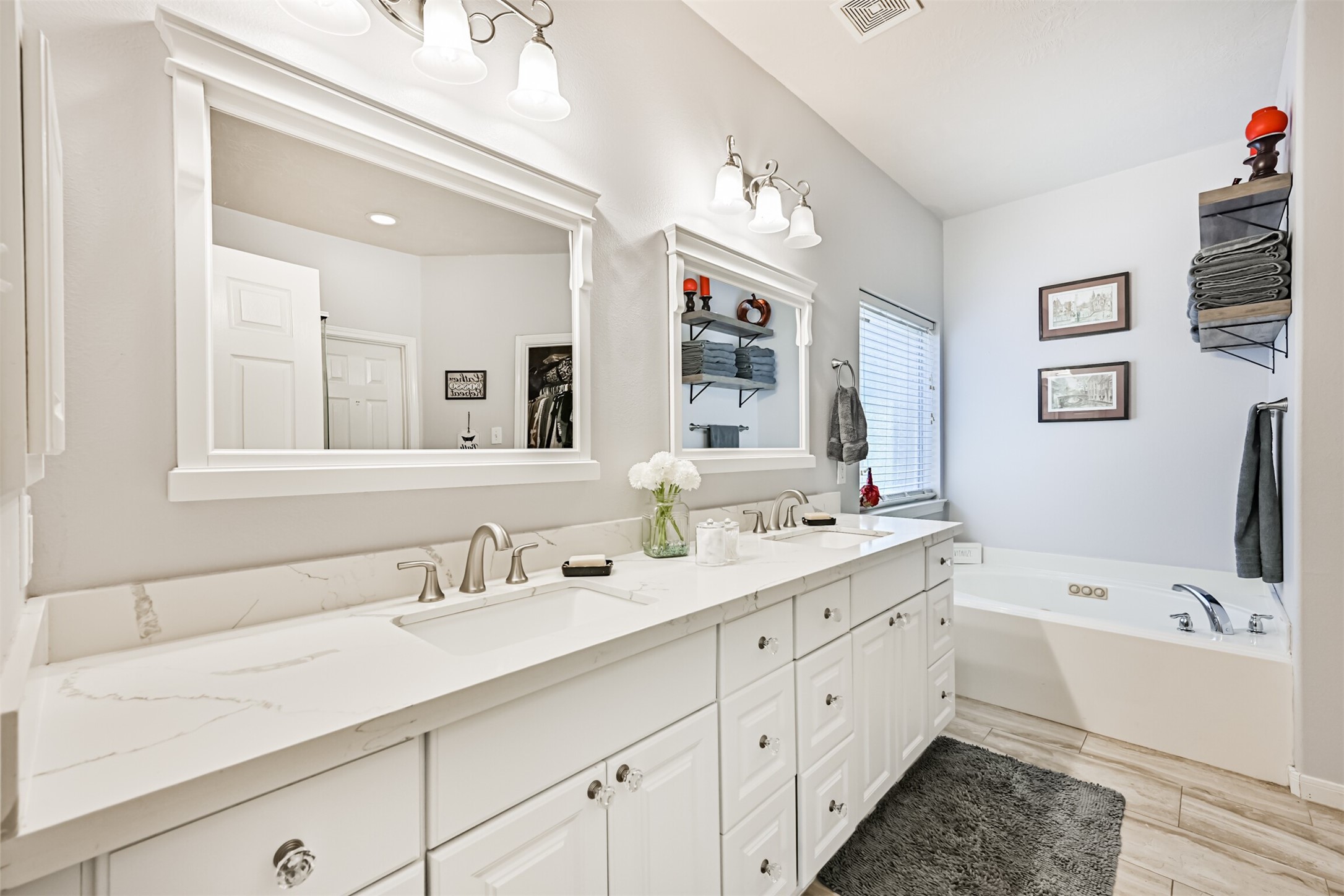 12527 Saratoga Woods Lane Property Photo 17