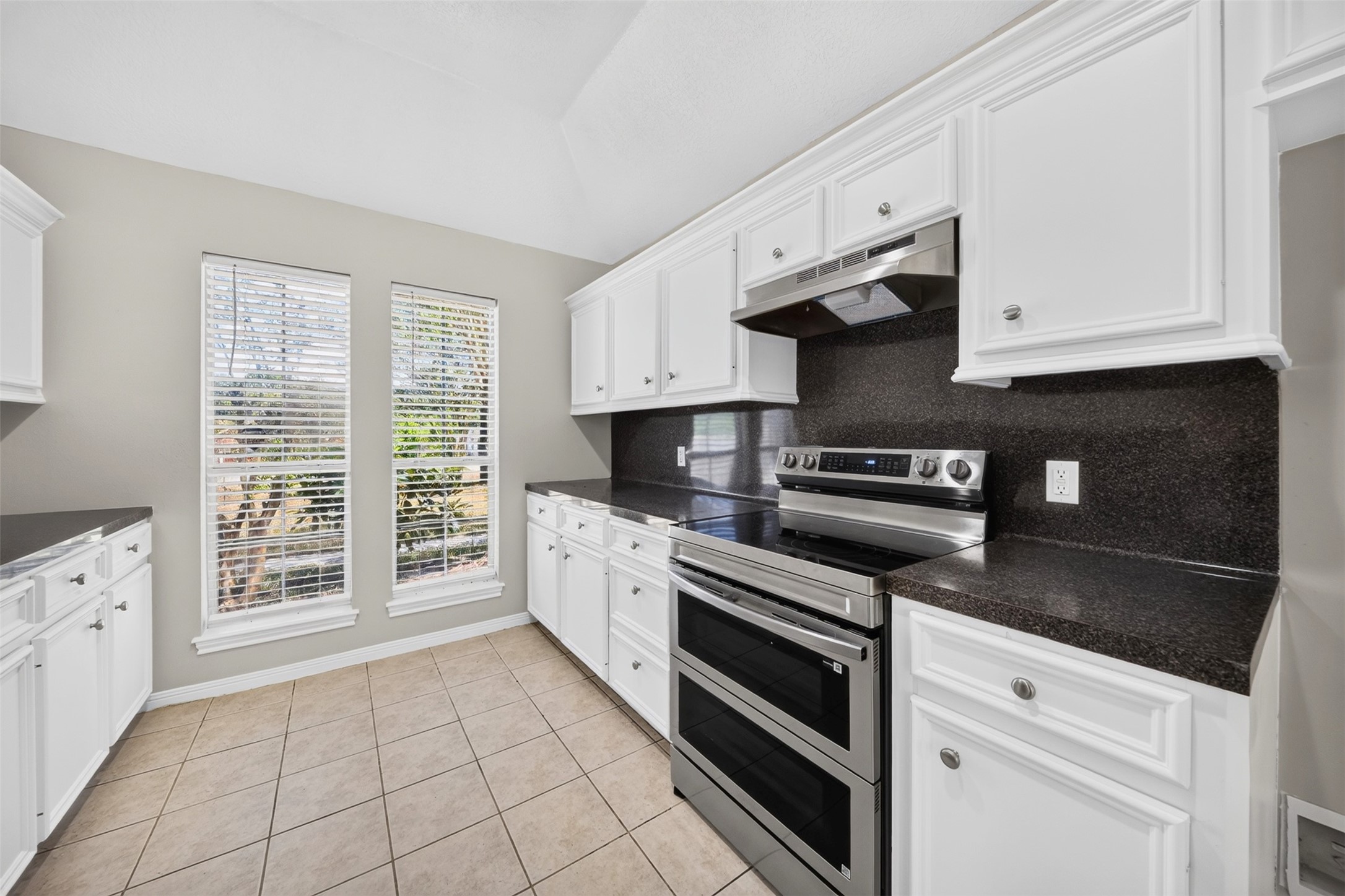 10546 Fawn Mist Drive Property Photo 4