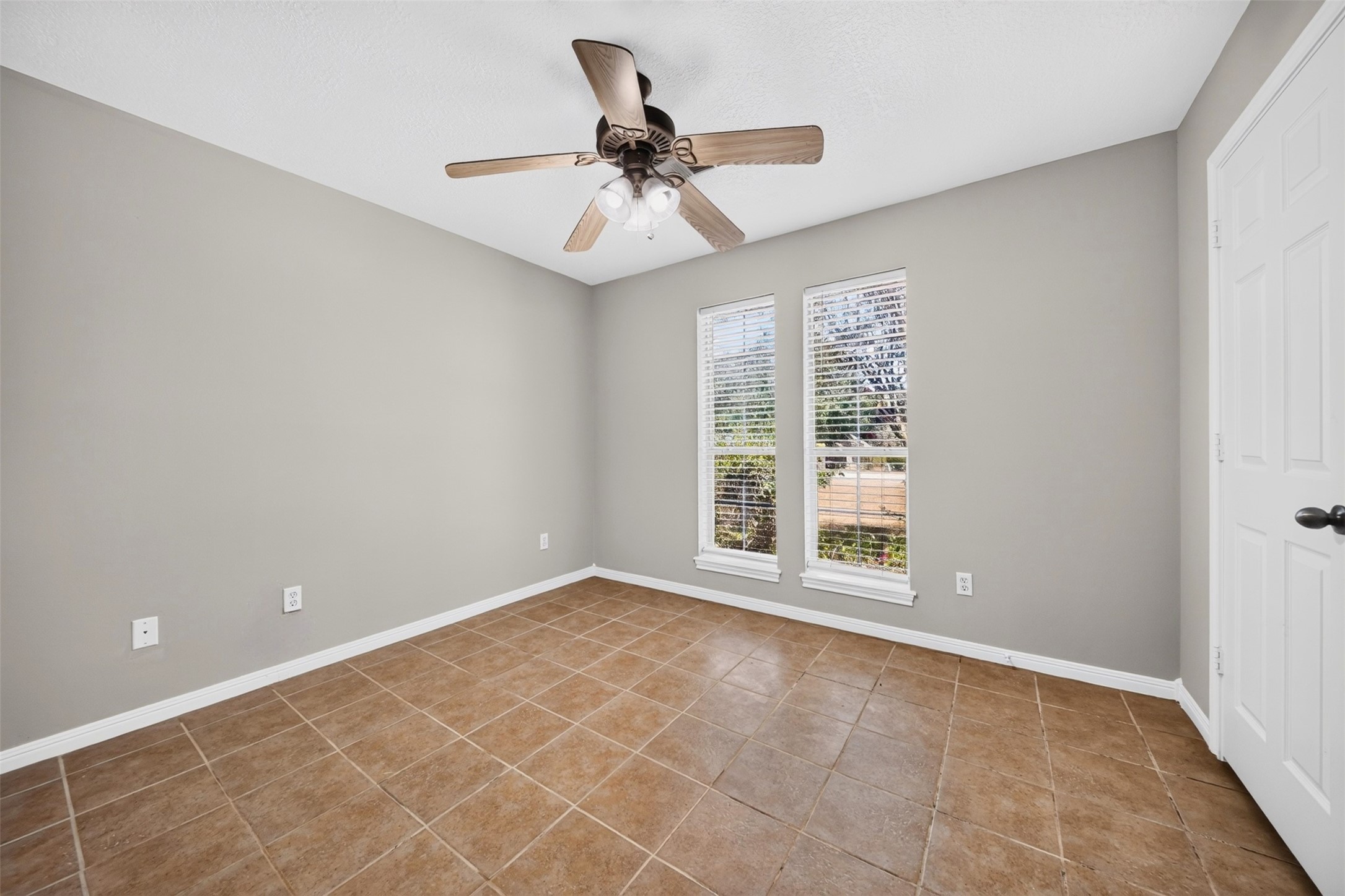 10546 Fawn Mist Drive Property Photo 18