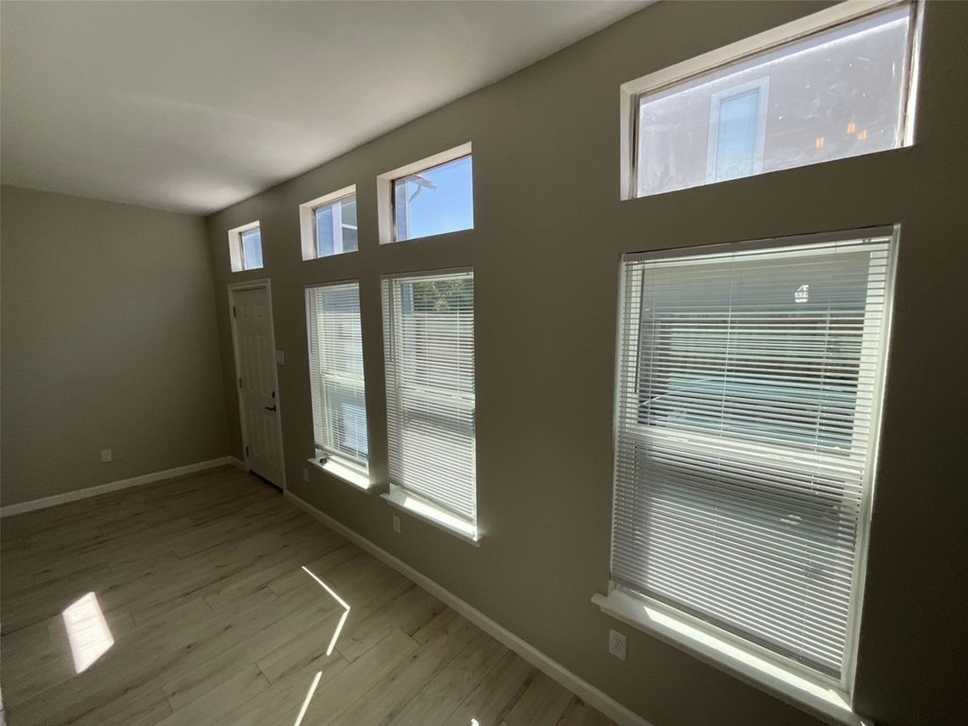 3403 Yupon Street Property Photo 12