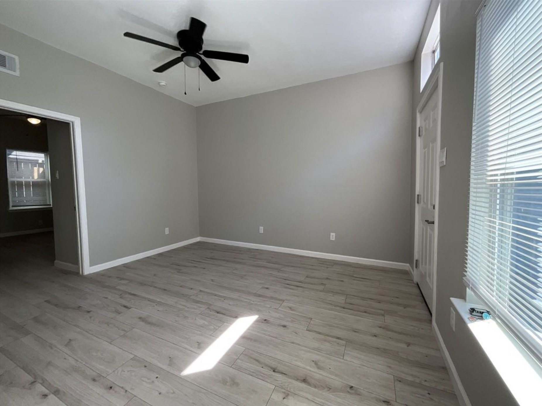 3403 Yupon Street Property Photo 13