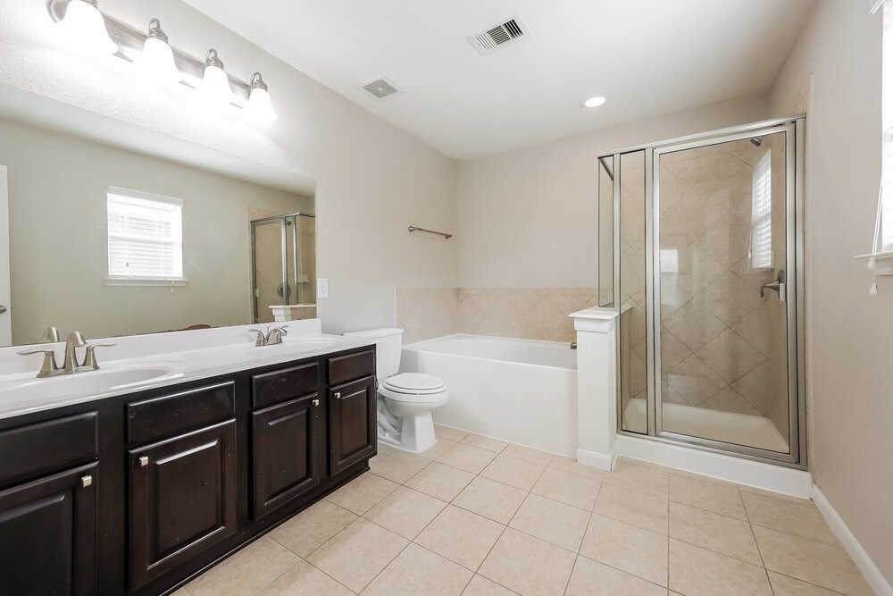 29327 Legends Green Drive Property Photo 9