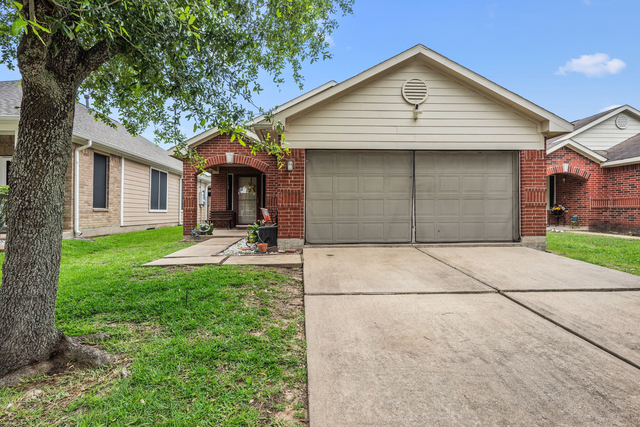 1023 Hampton Villa Lane Property Photo 1