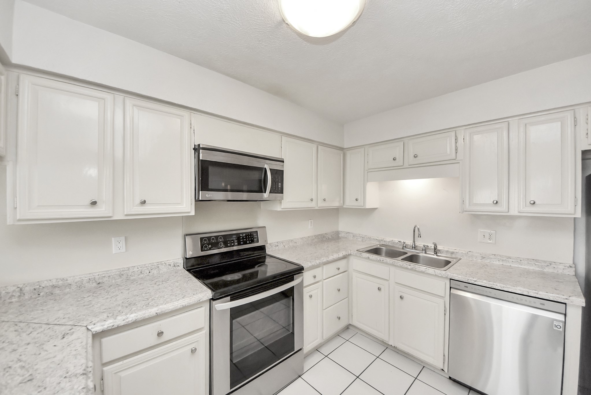17105 Beaver Springs Dr Drive 9 Property Photo 28