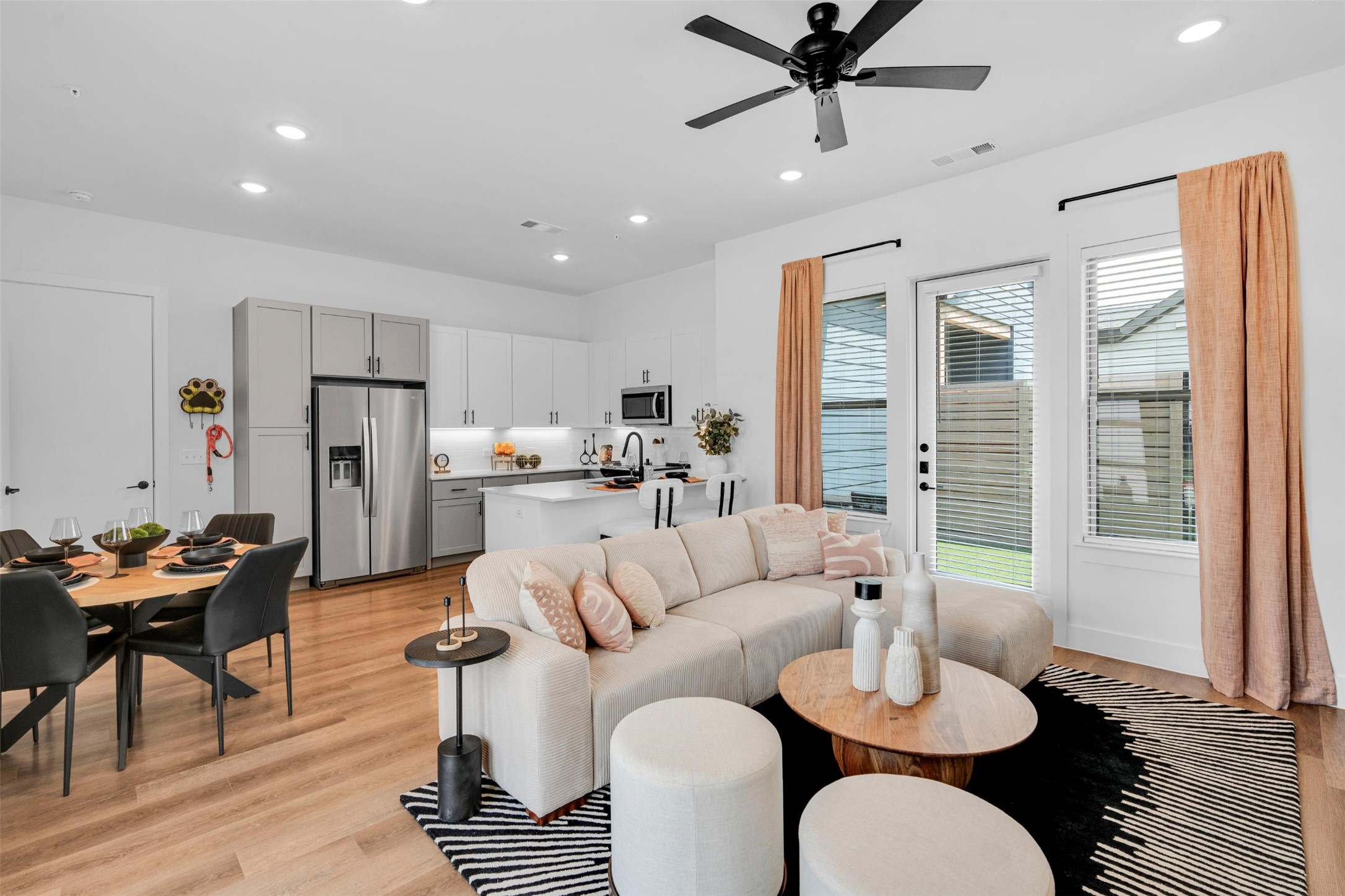 1848-811 Labrador Lane Property Photo 5