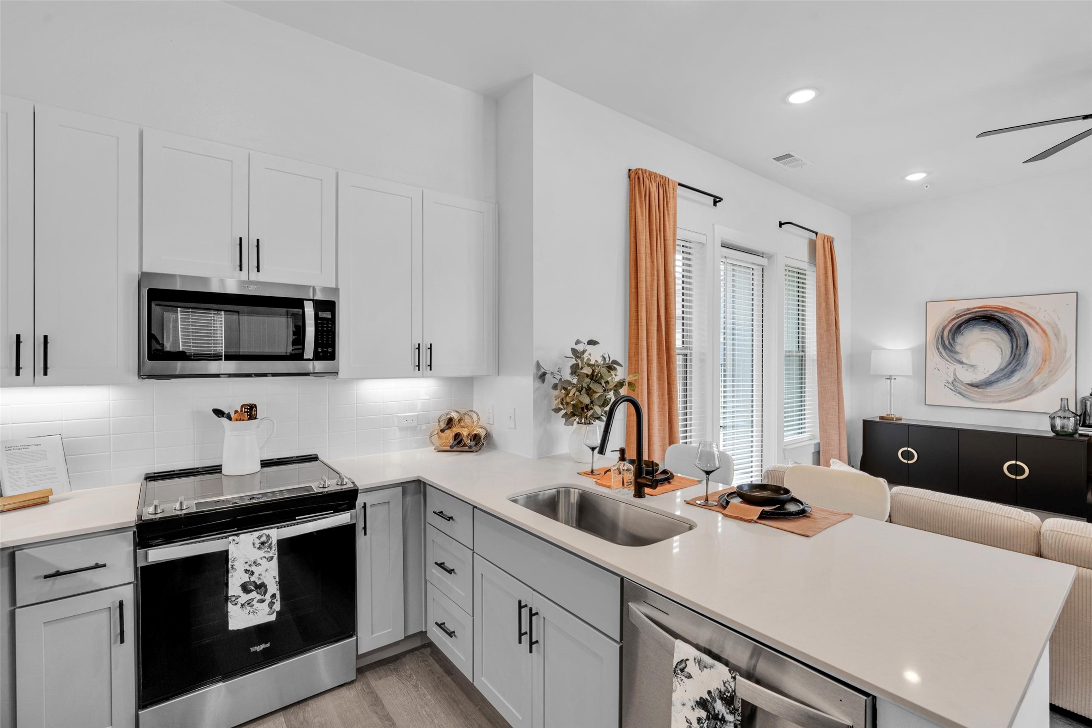 1848-811 Labrador Lane Property Photo 10