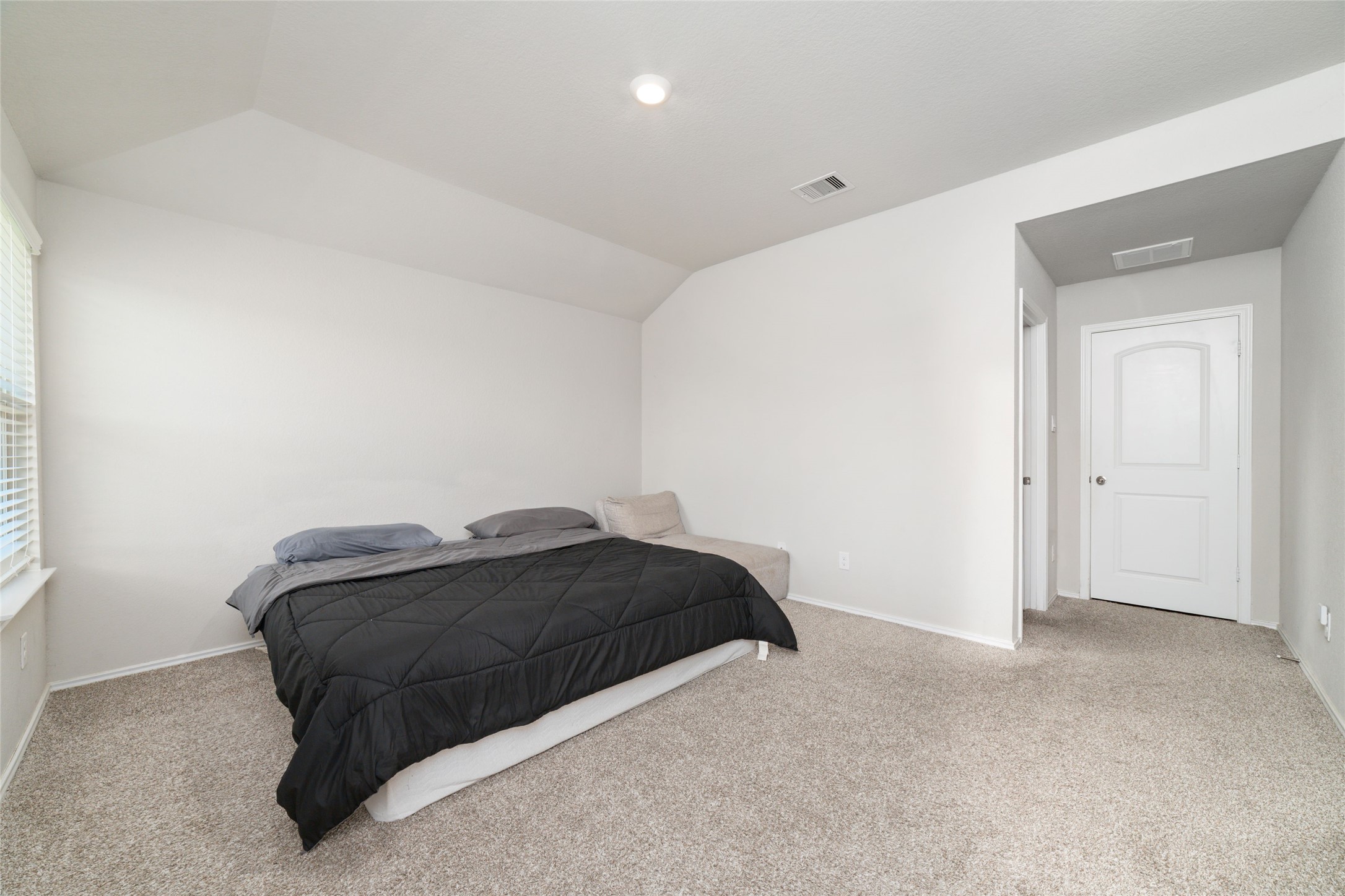 5127 Moravia Lane Property Photo 9