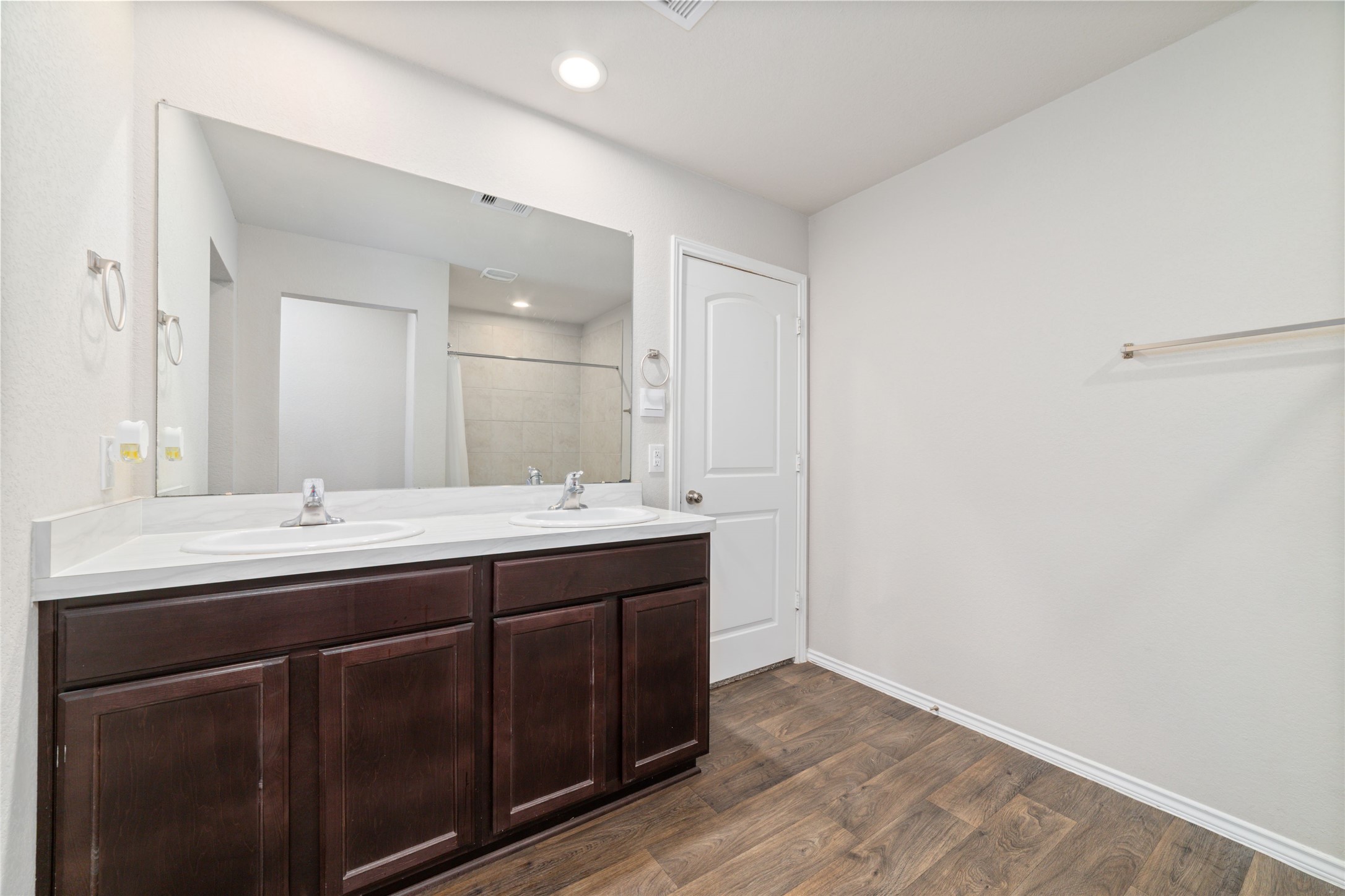 5127 Moravia Lane Property Photo 11