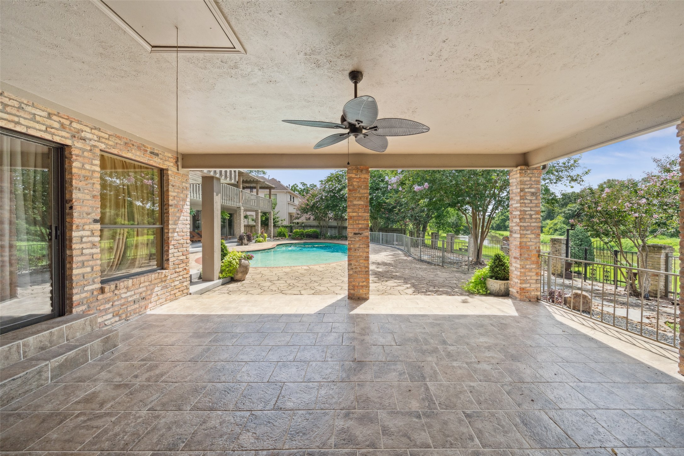 16310 Brook Forest Drive Property Photo 43