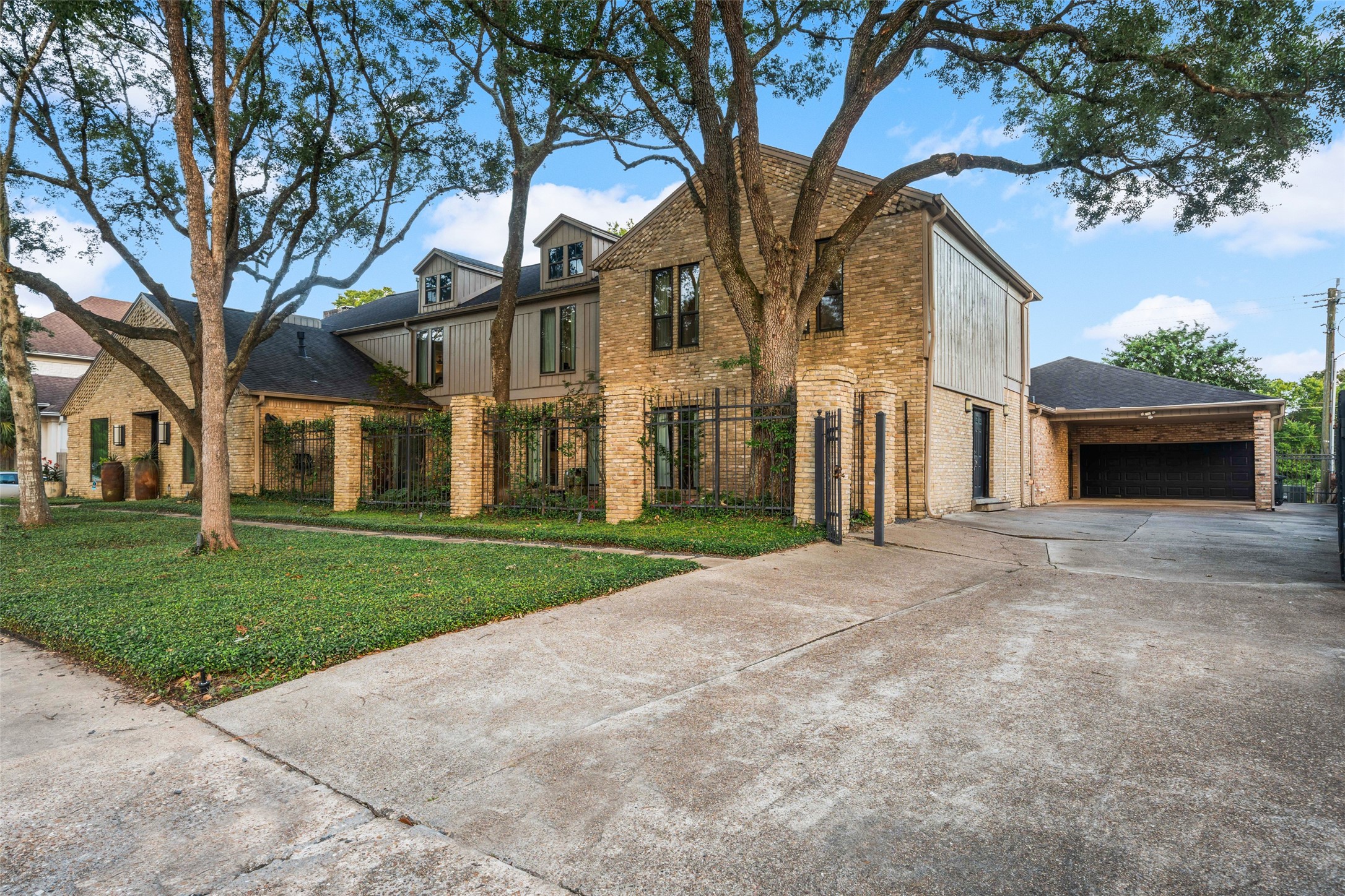 16310 Brook Forest Drive Property Photo 45