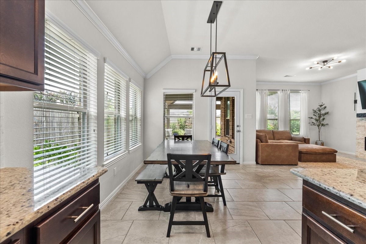 328 Woodway Drive Property Photo 11