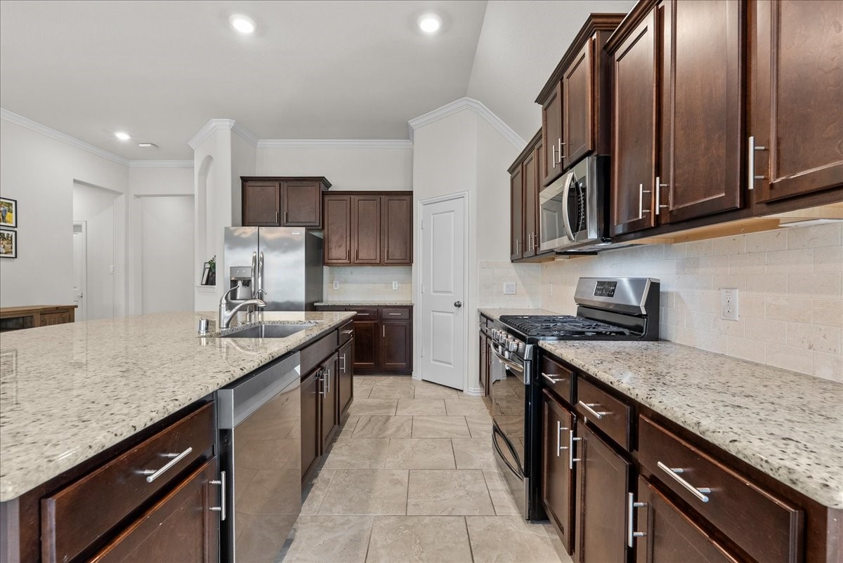 328 Woodway Drive Property Photo 12